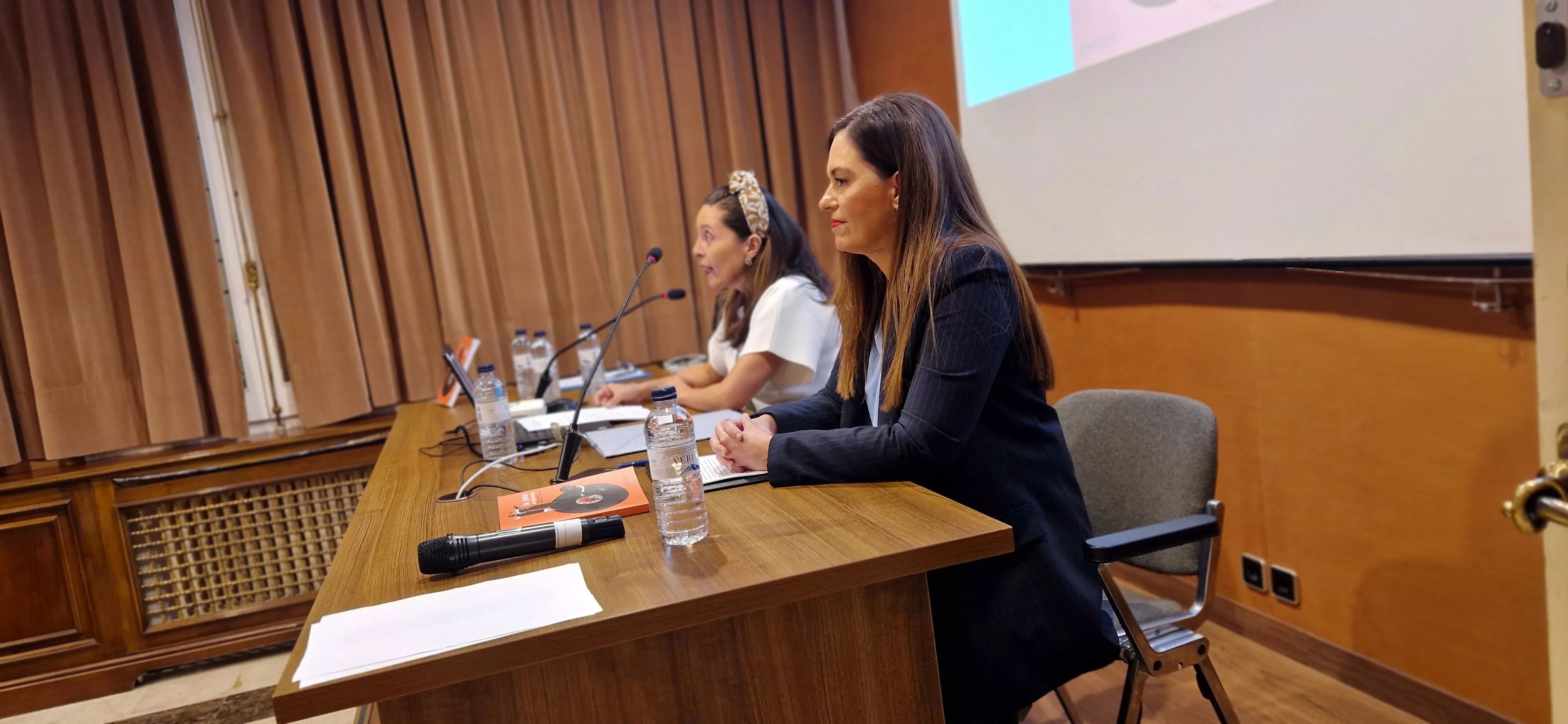 Natalia Juan y Carmen Zavala. Foto Myriam Martínez