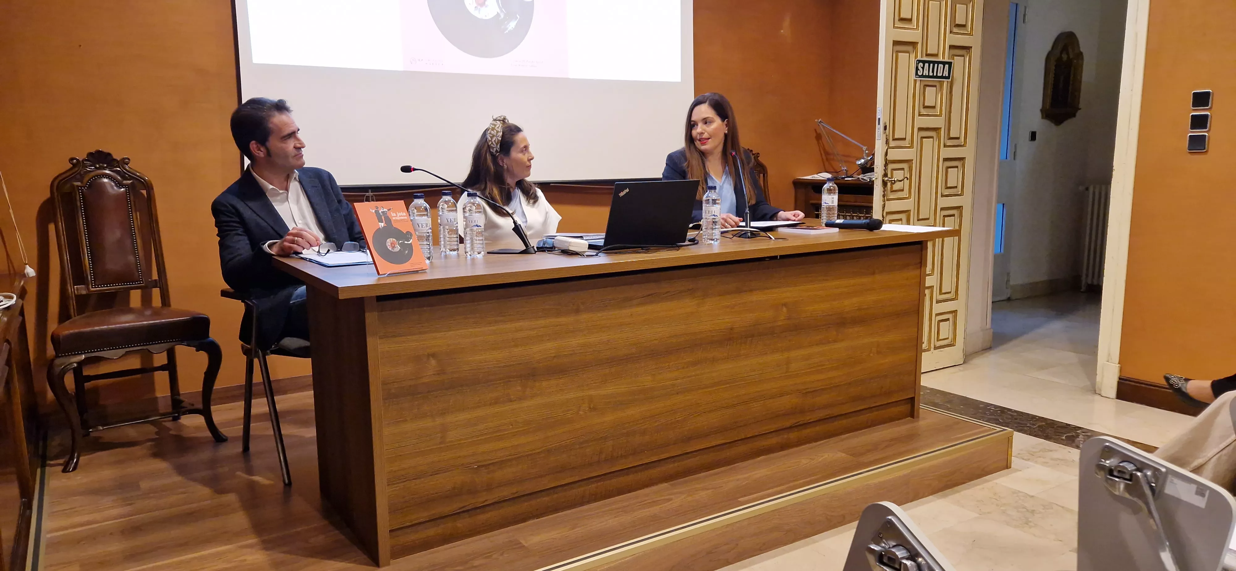 Jorge Ramón Salinas, Natalia Juan y Carmen Zavala. Foto Myriam Martínez