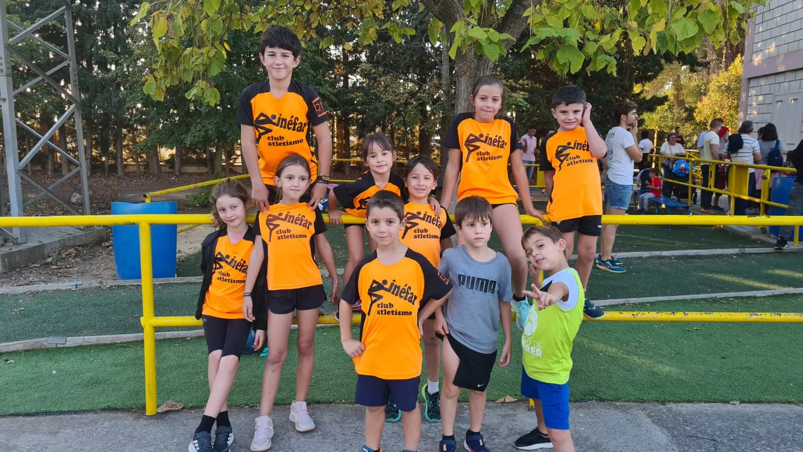 Atletas del CA Binéfar