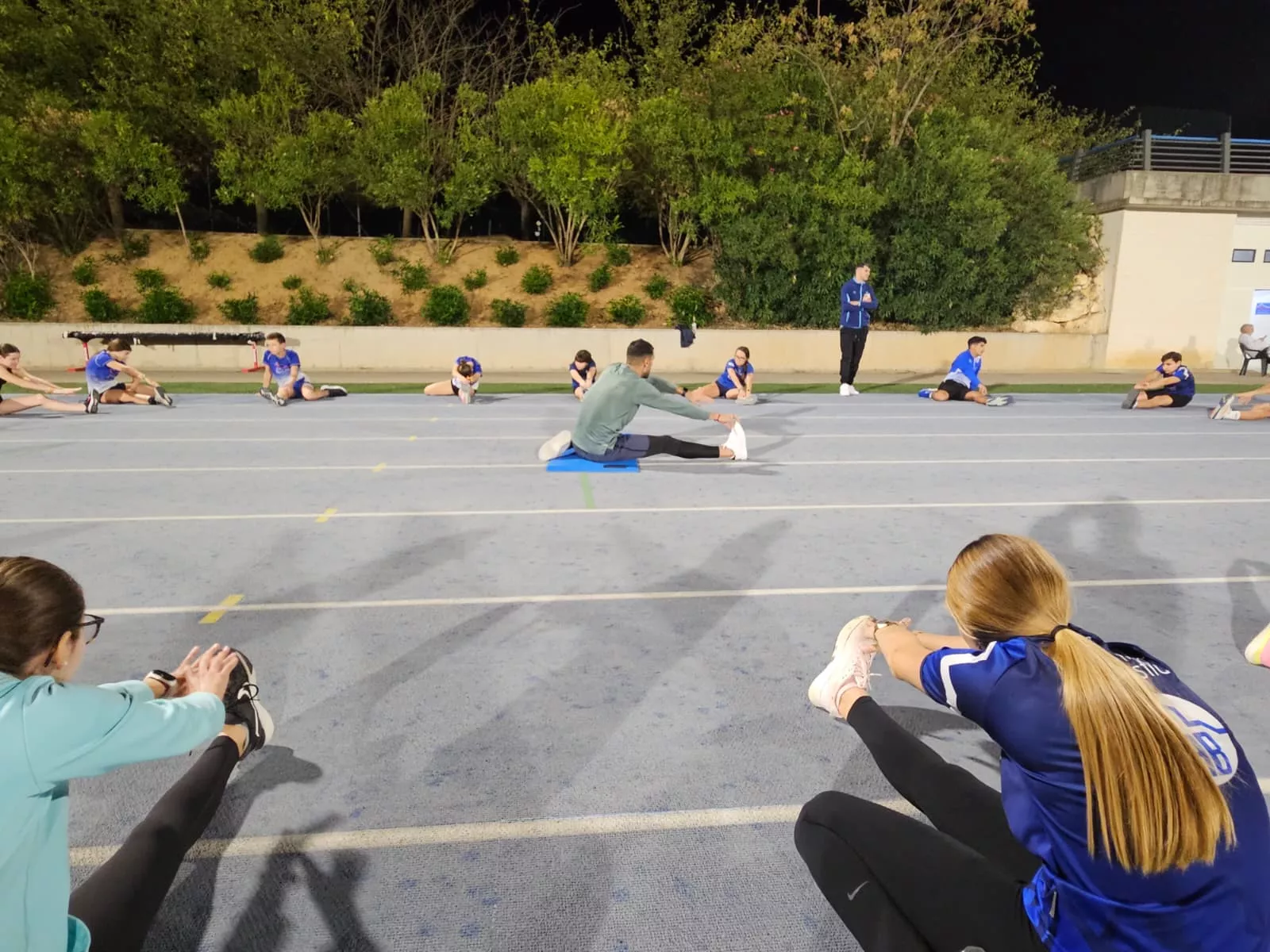 Sedjati con la Escuela del Club Atletismo Barbastro.