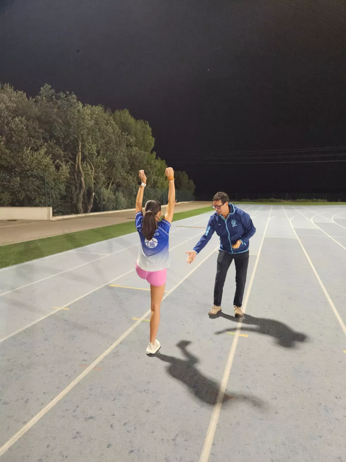 Sedjati con la Escuela del Club Atletismo Barbastro.