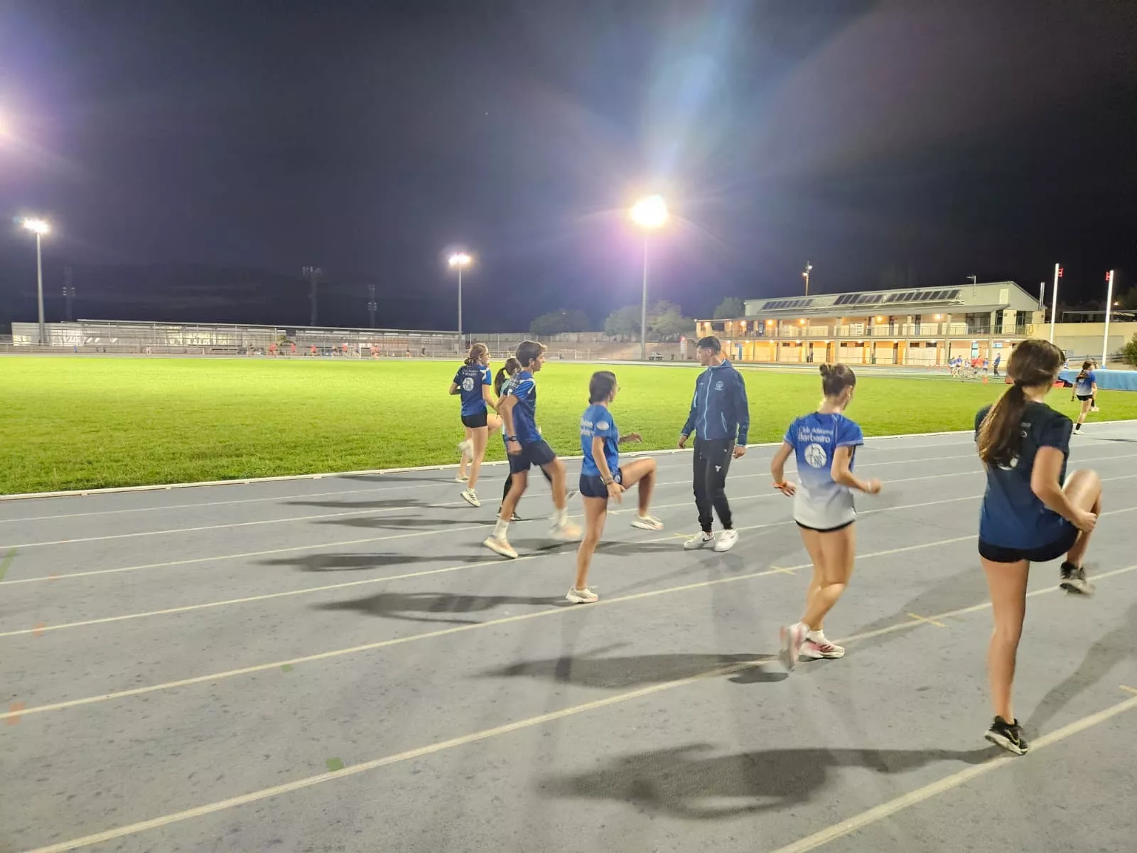 Sedjati con la Escuela del Club Atletismo Barbastro.