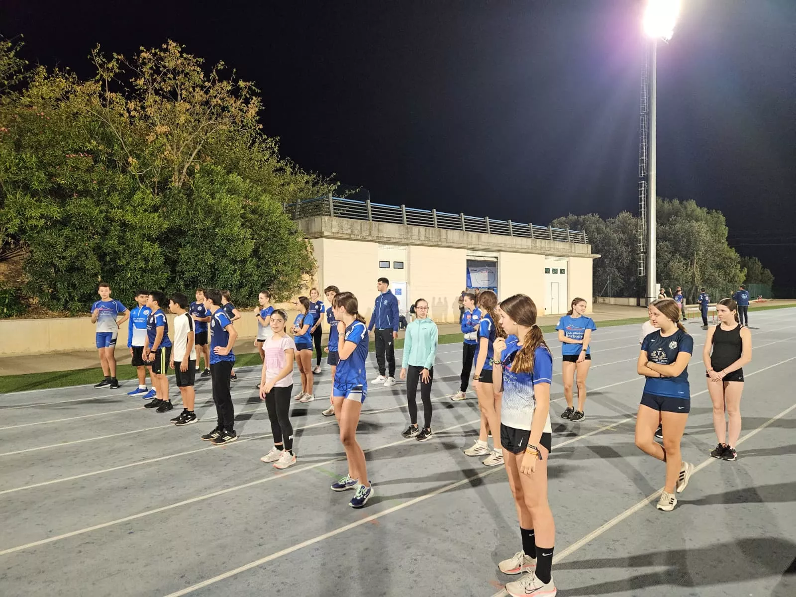 Sedjati con la Escuela del Club Atletismo Barbastro.