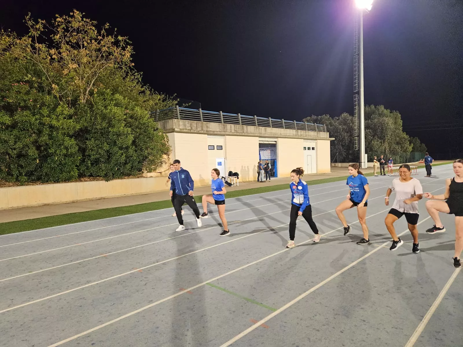 Sedjati con la Escuela del Club Atletismo Barbastro.