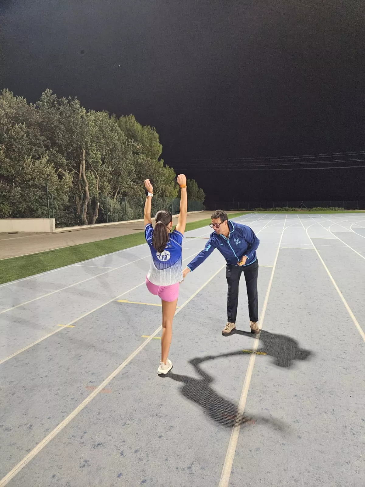 Sedjati con la Escuela del Club Atletismo Barbastro.fff934ea 9d5b 4d8f aac9 99c8da013b04