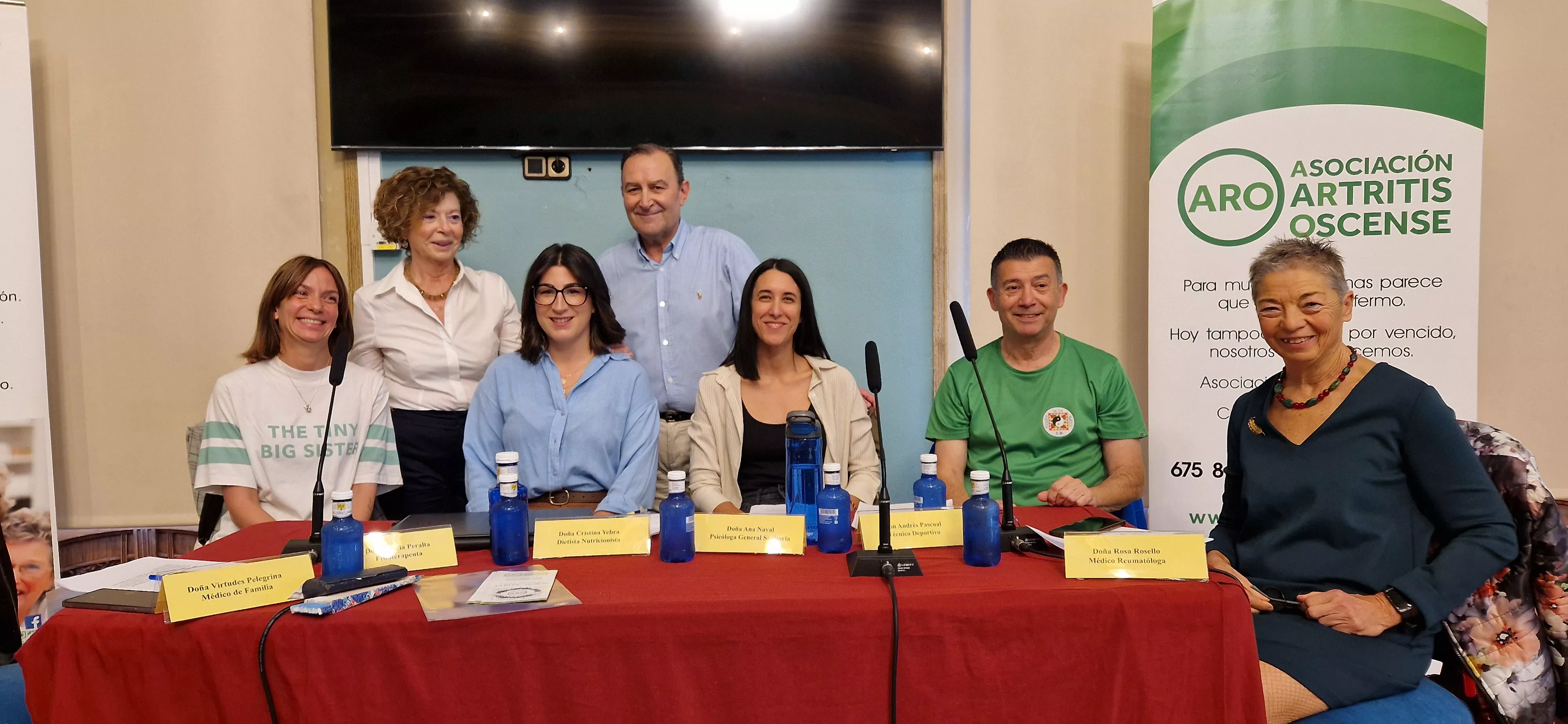 Participantes en la mesa redonda junto al presidente de ARO, Ignacio Lobera. Foto Myriam Martínez