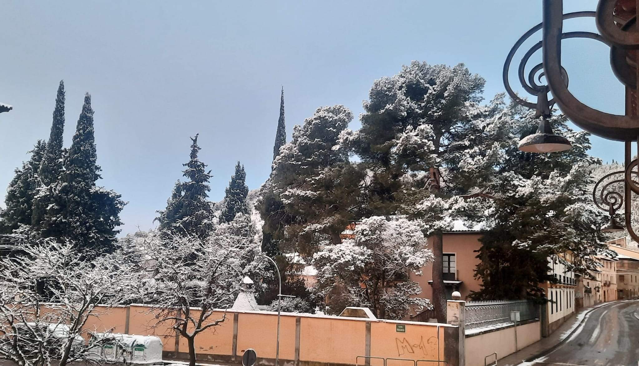 La nieve también ha caído en Ayerbe. Foto Alejandro Salcedo