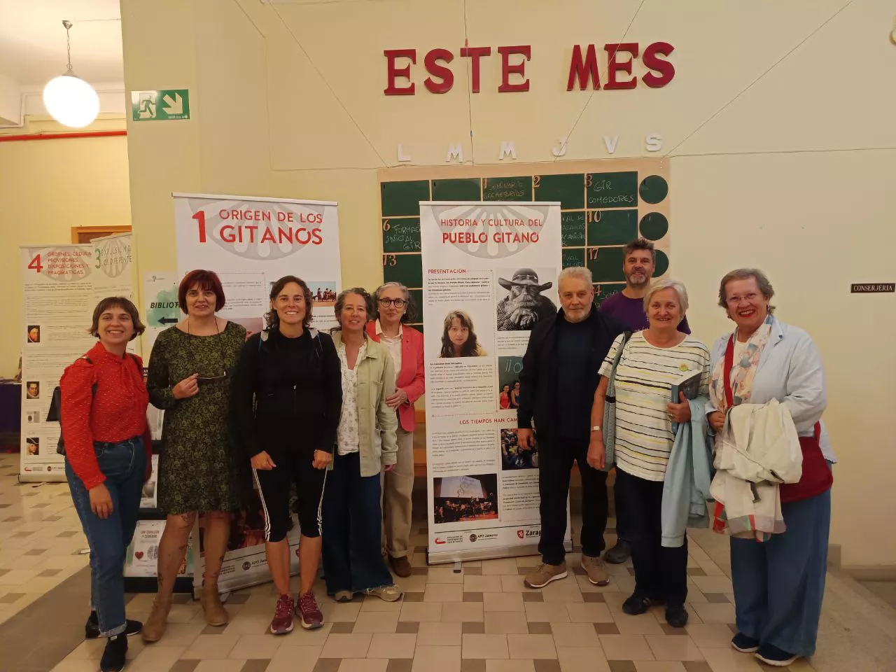 Inauguración en Huesca de la exposición sobre la historia del pueblo gitano.