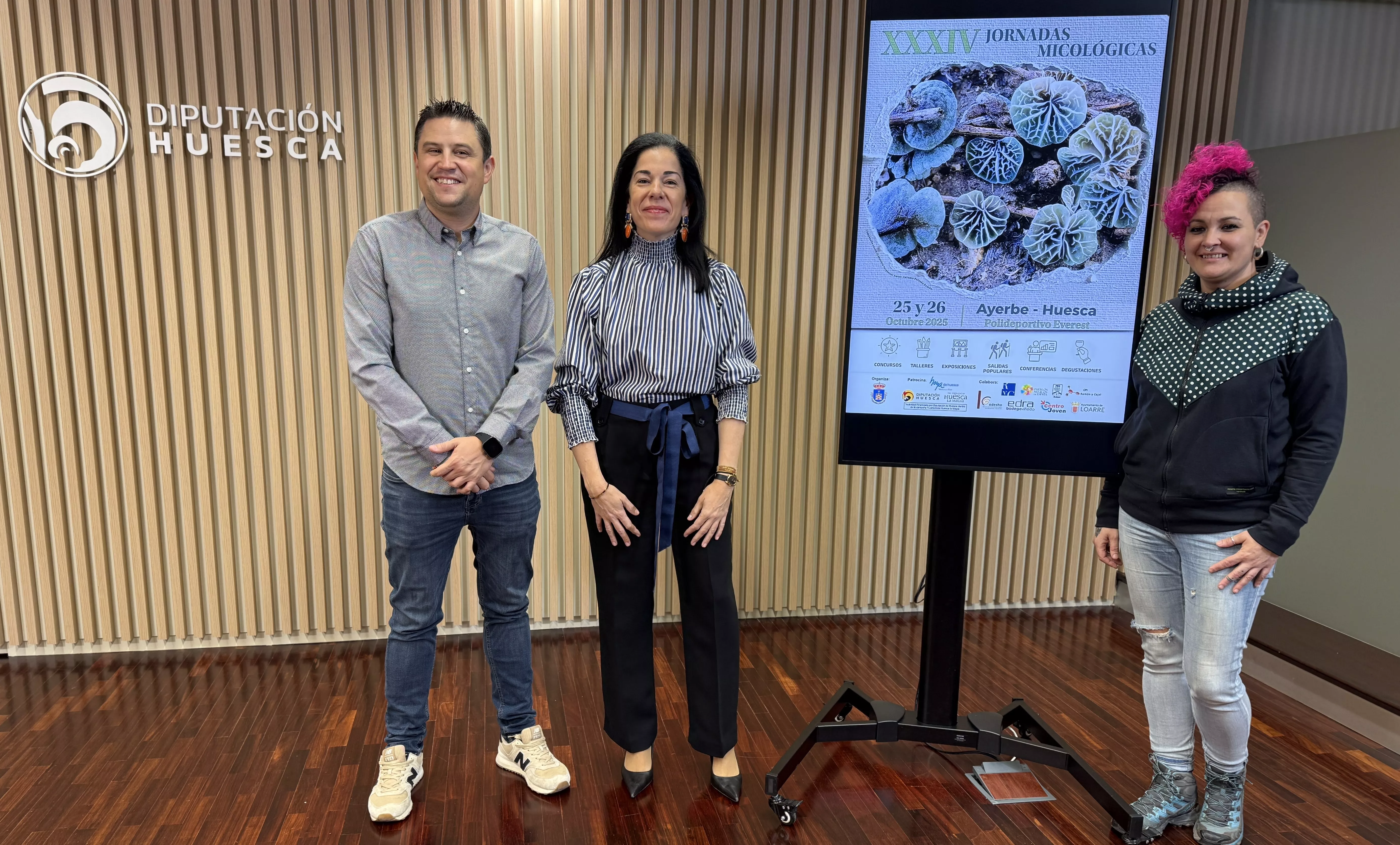 Antonio Biescas, Lola Ibort y Rebeca Armada han presentado las Jornadas Micológicas de Ayerbe. Antonio Biescas, Lola Ibort y Rebeca Armada han presentado las Jornadas Micológicas de Ayerbe.