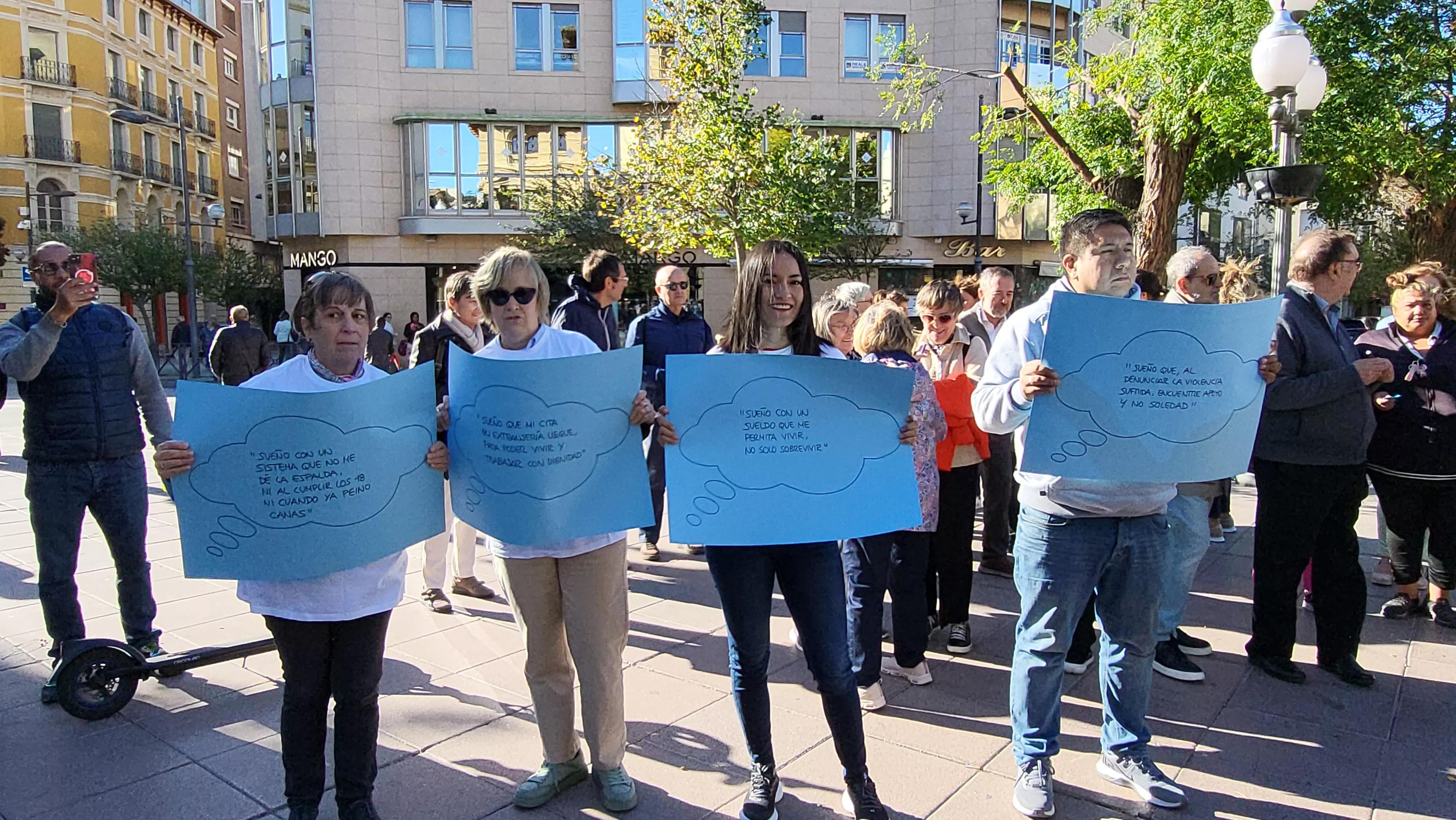 Acto celebrado por Cáritas en el Día de las Personas sin Hogar. Foto Mercedes Manterola
