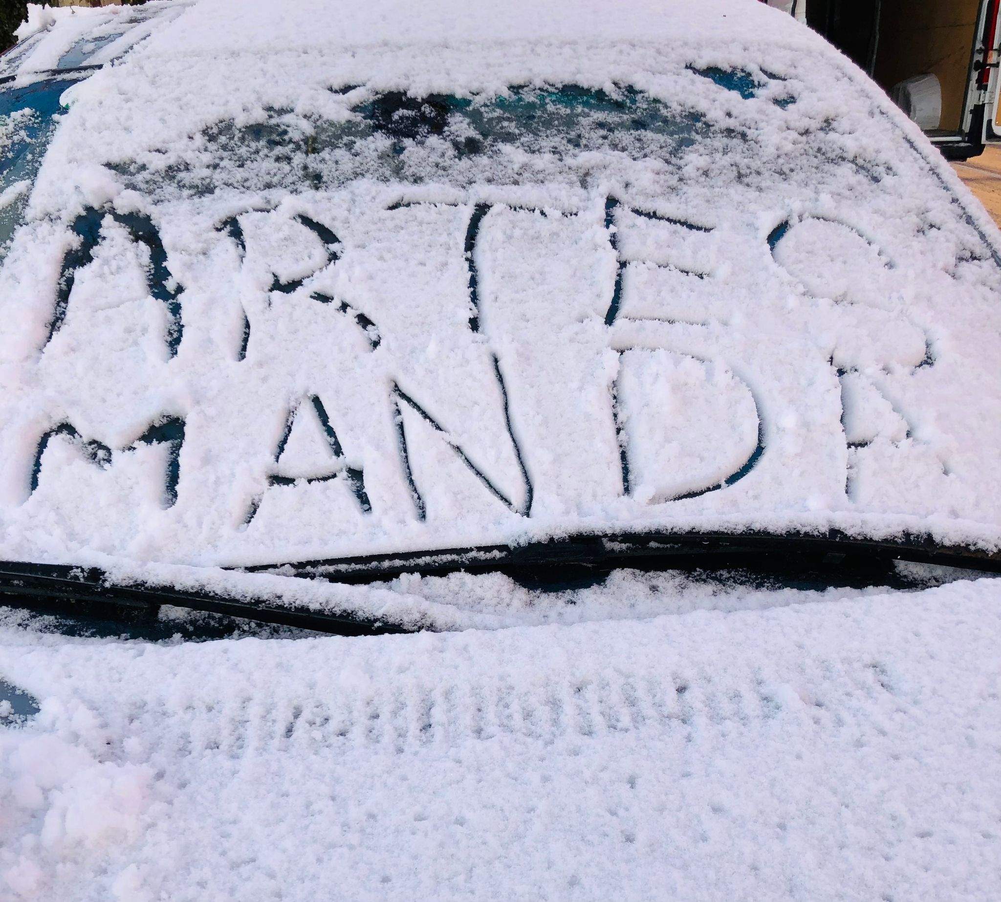 Los estudiantes de la Escuela de Arte de Huesca se lo han pasado así de bien en la mañana de este jueves. Foto Macu Vicente