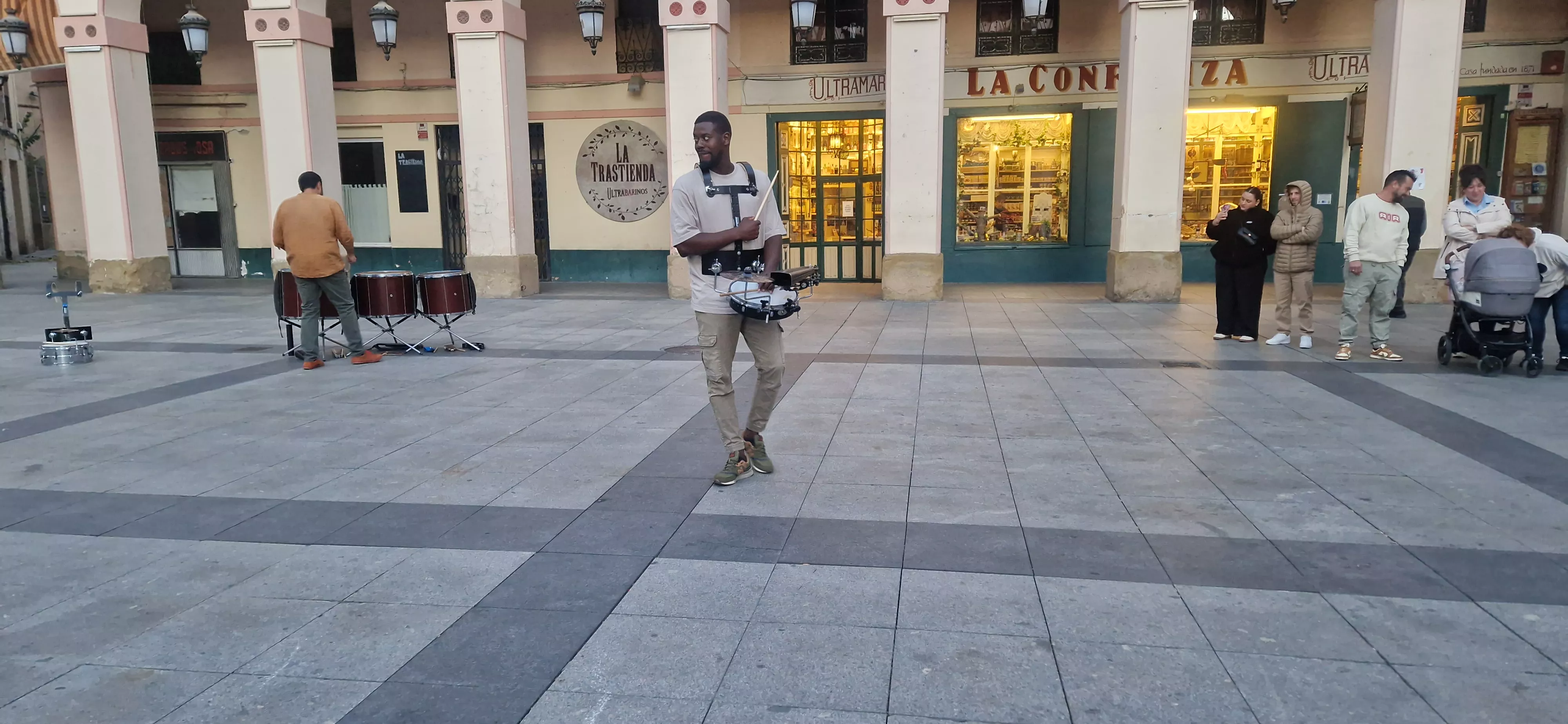 Arranca el Spin Festival con el pasacalles de Sound de Secá. Foto Myriam Martínez