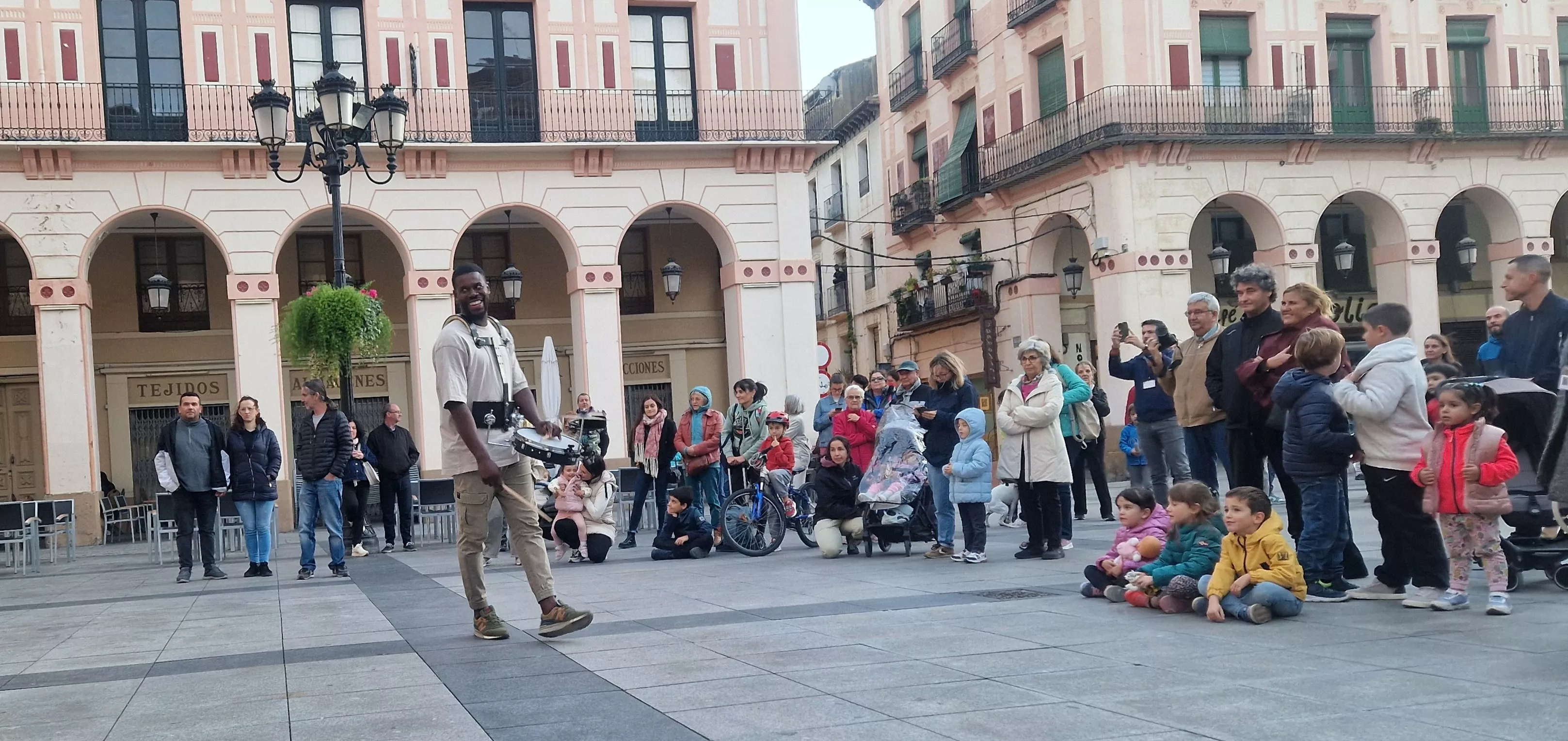 Arranca el Spin Festival con el pasacalles de Sound de Secá. Foto Myriam Martínez