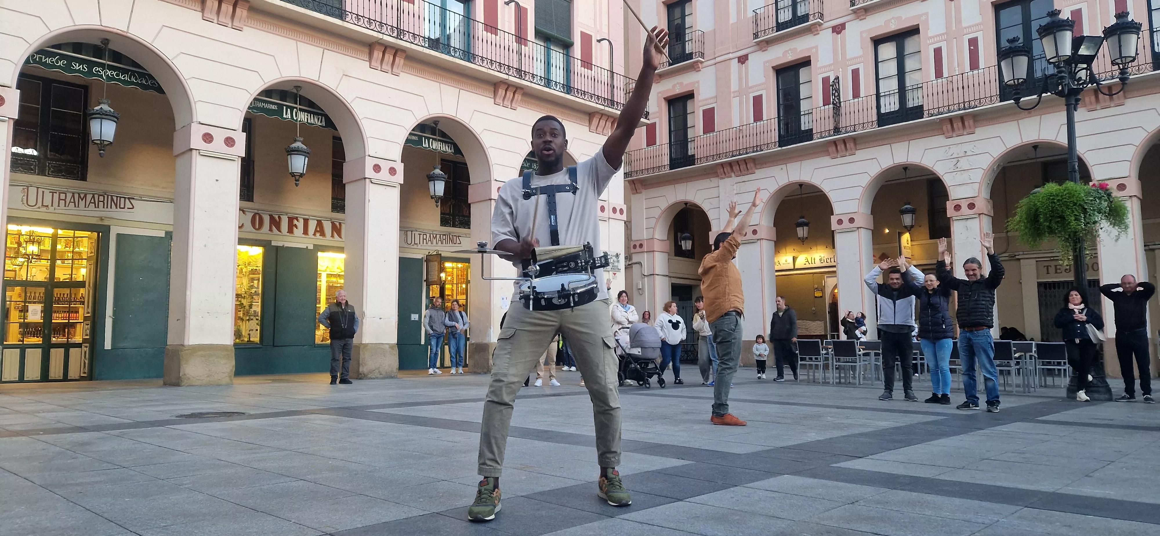 Arranca el Spin Festival con el pasacalles de Sound de Secá. Foto Myriam Martínez