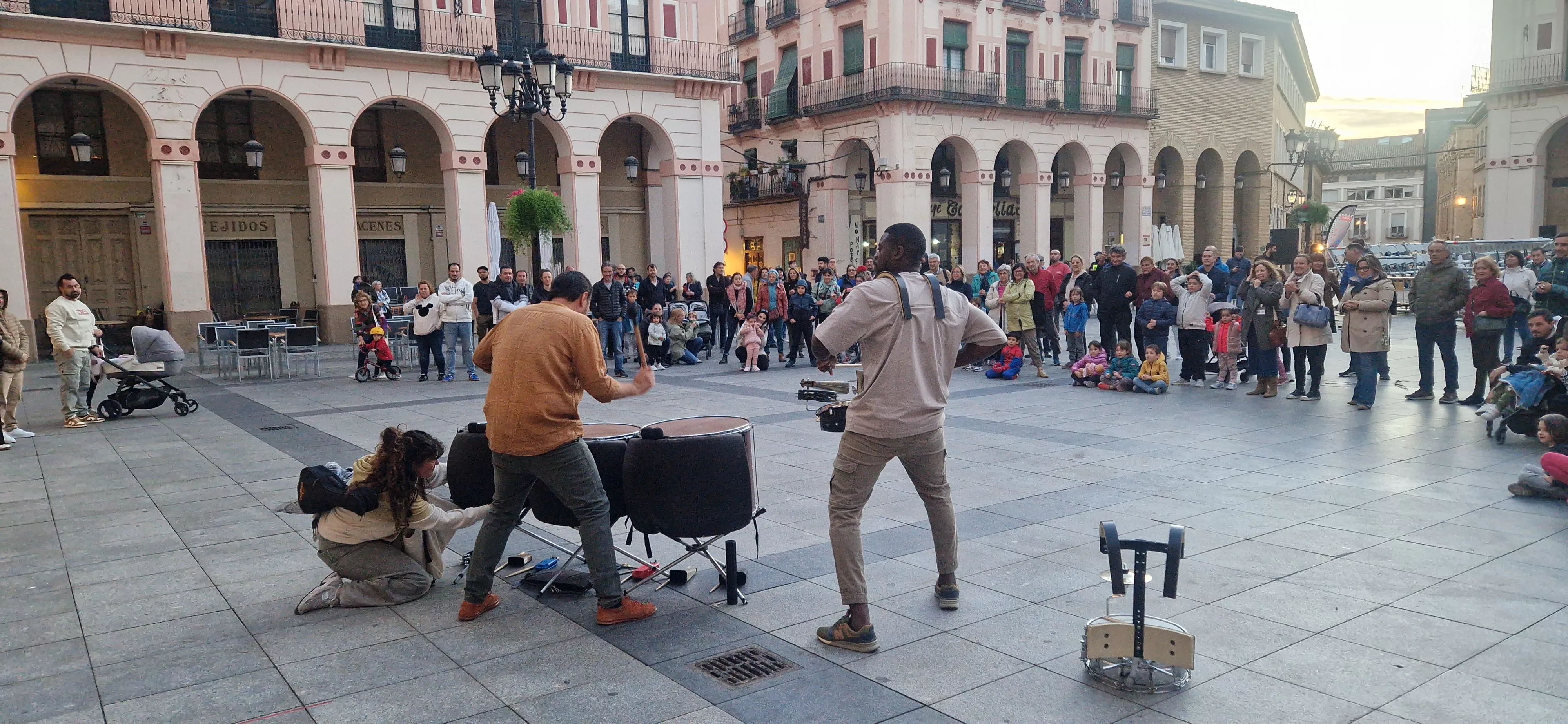 Arranca el Spin Festival con el pasacalles de Sound de Secá. Foto Myriam Martínez