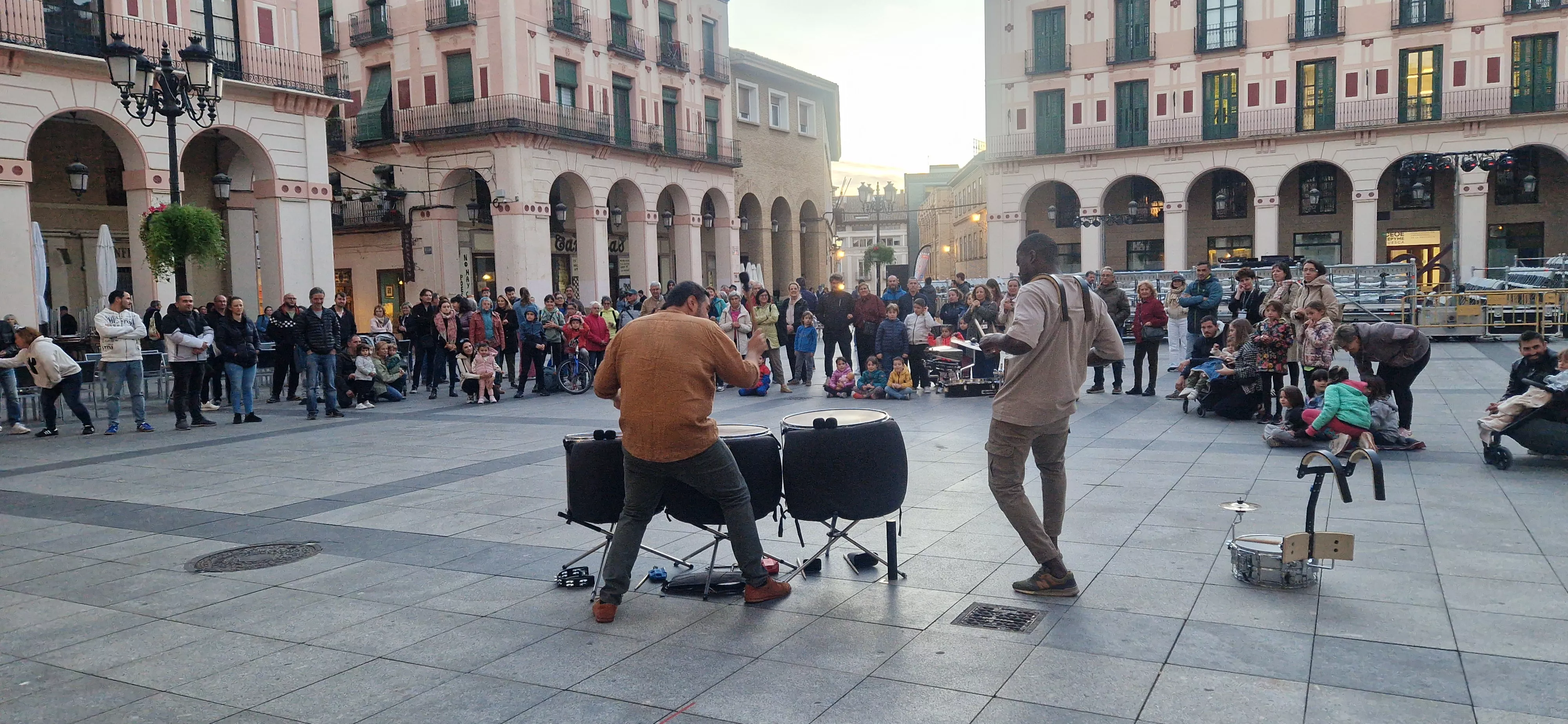 Arranca el Spin Festival con el pasacalles de Sound de Secá. Foto Myriam Martínez