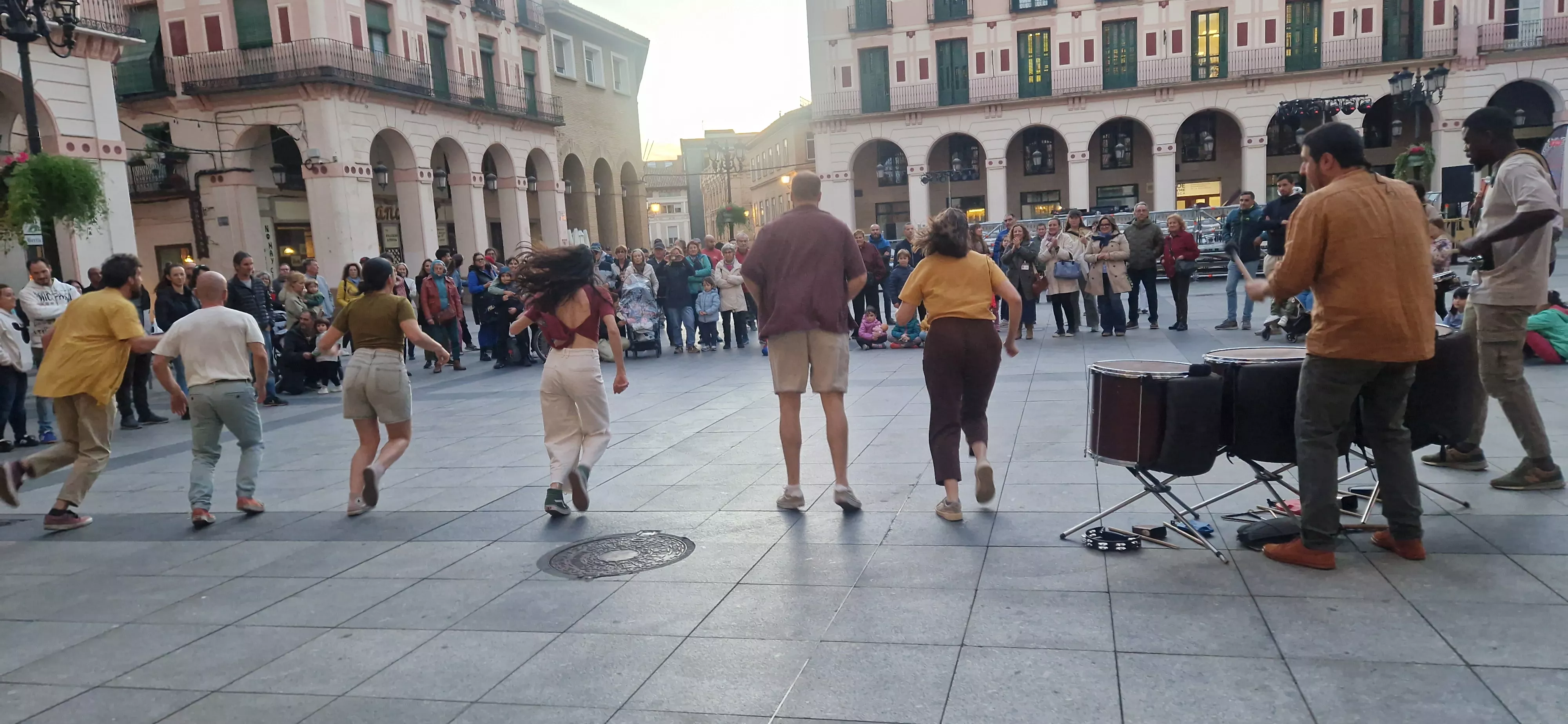 Arranca el Spin Festival con el pasacalles de Sound de Secá. Foto Myriam Martínez