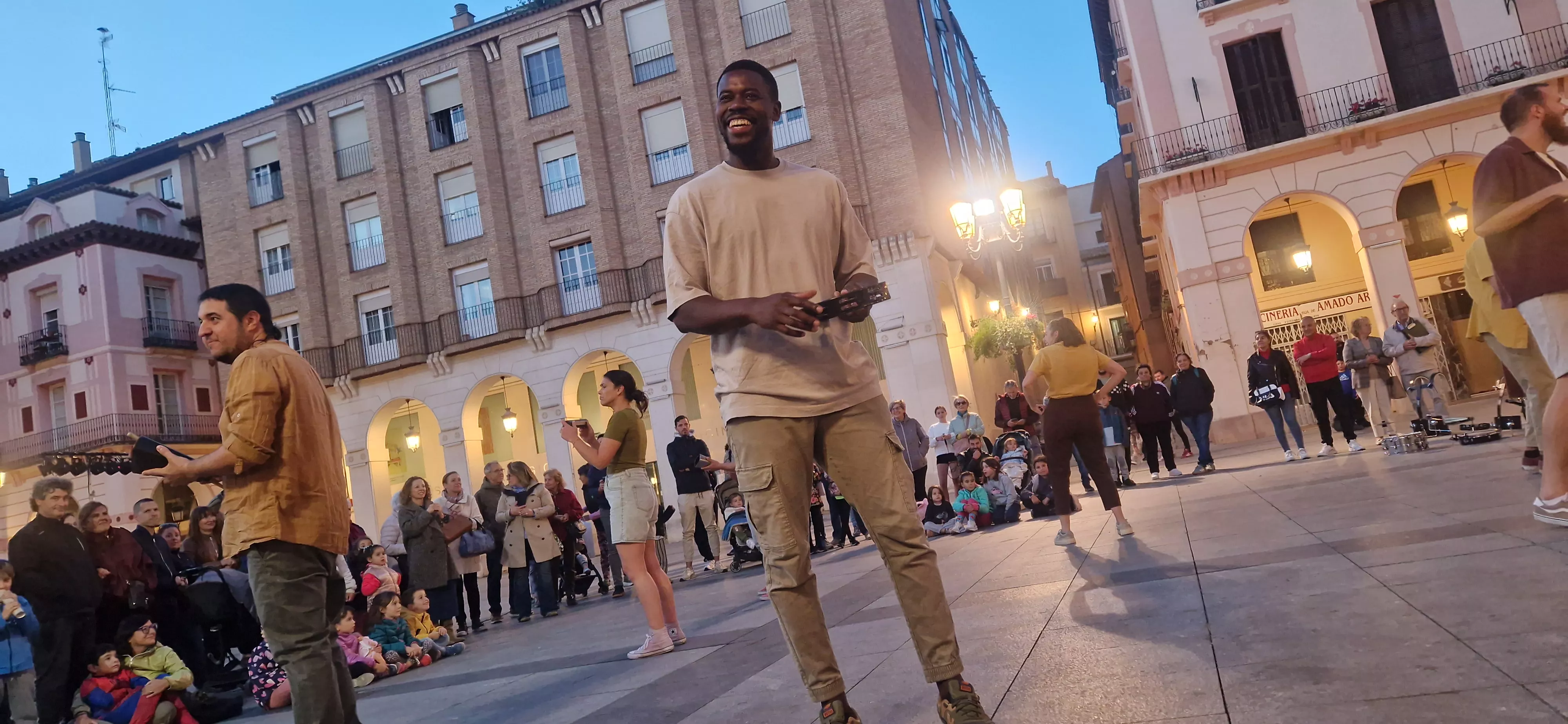 Arranca el Spin Festival con el pasacalles de Sound de Secá. Foto Myriam Martínez