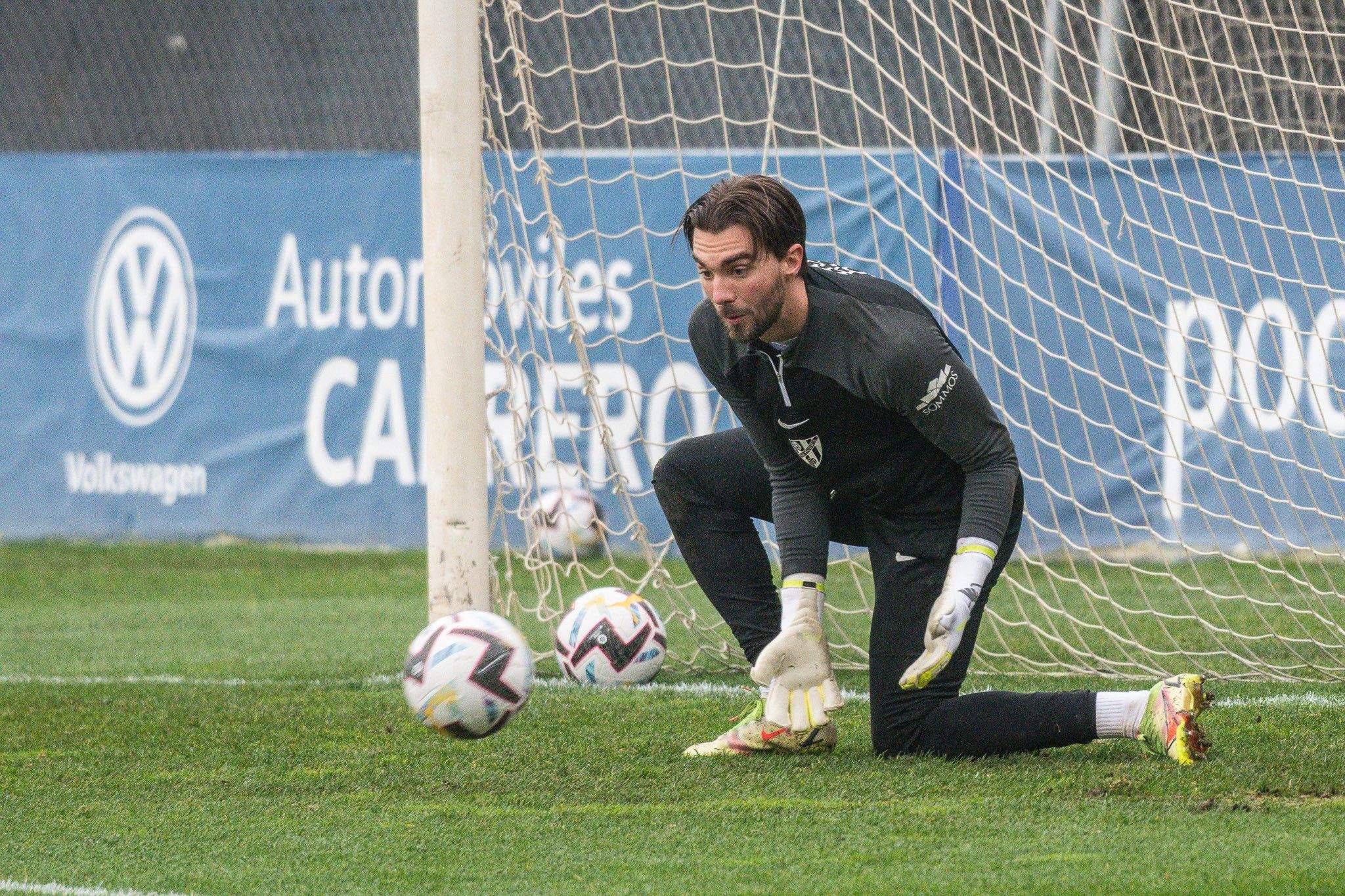 Miguel San Román en un entrenamiento con la SD Huesca. Foto: SD Huesca