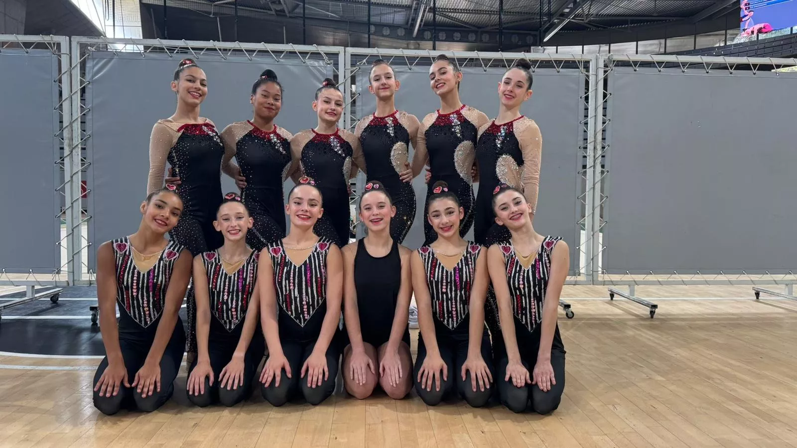 Equipos absolutos infantil y junior del Club 90 Huesca.