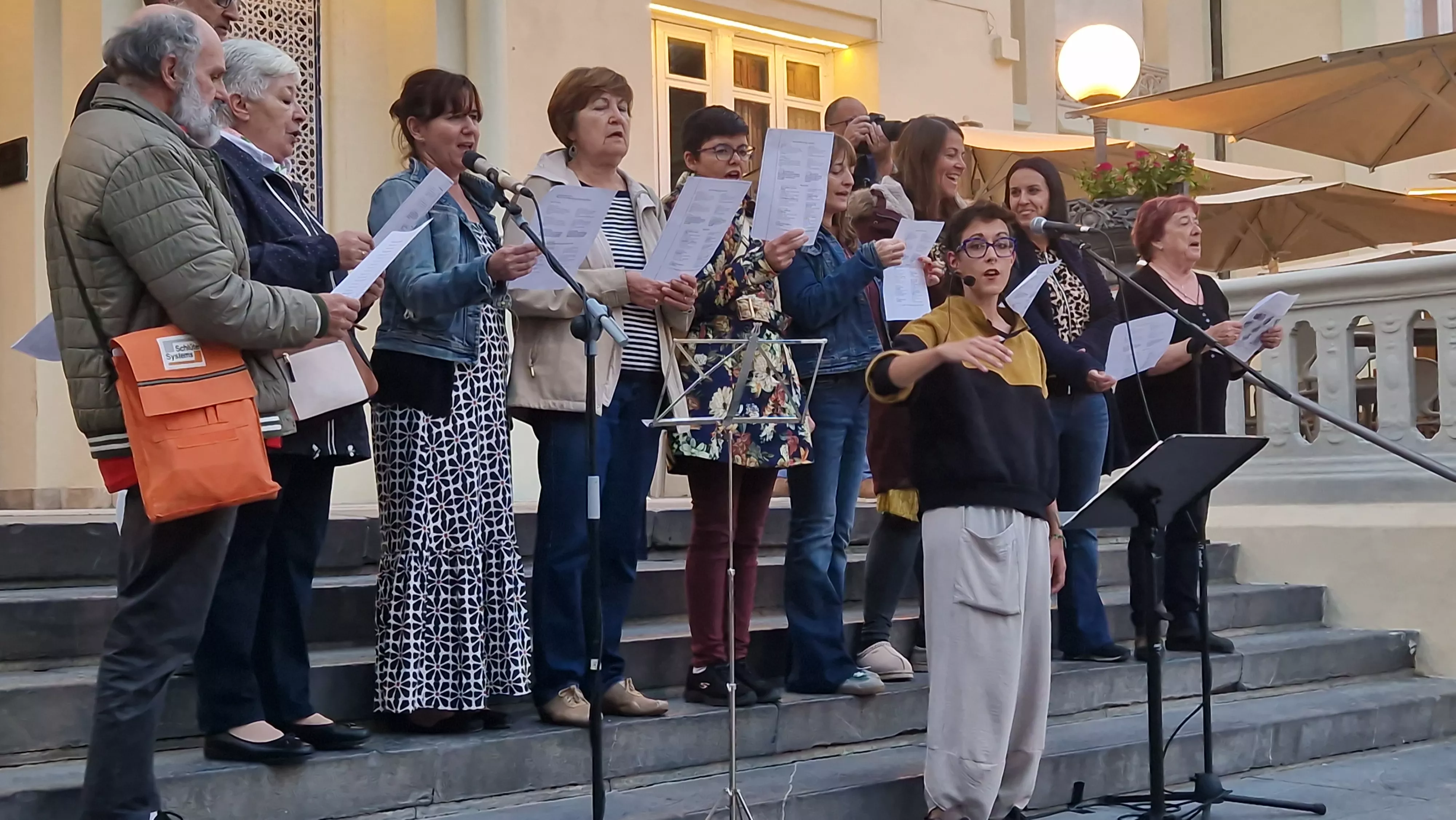 Voces por la paz, por los derechos humanos y contra las guerras del mundo. Foto Myriam Martínez