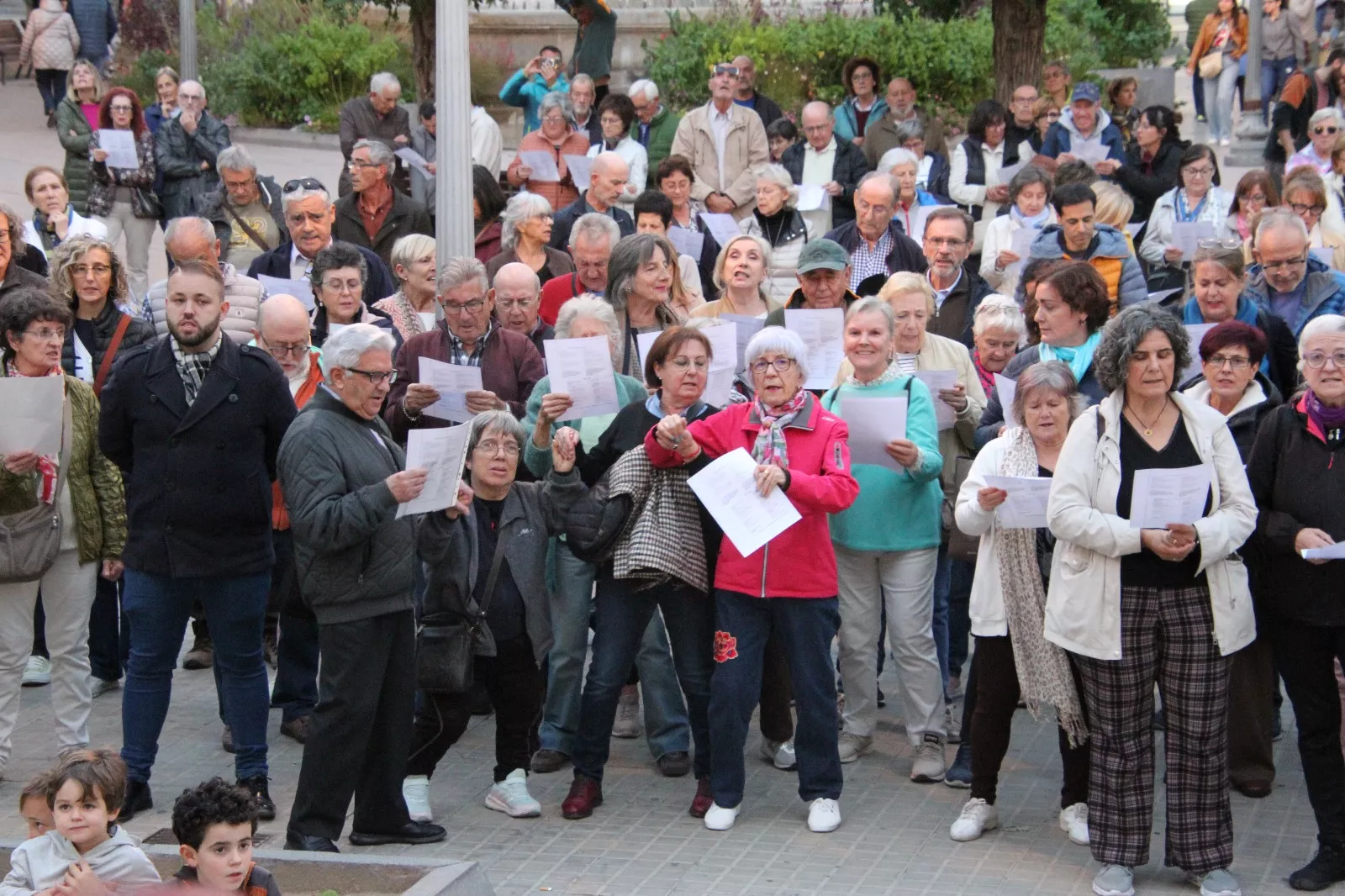 Voces por la paz, por los derechos humanos y contra las guerras del mundo. Foto Carlos Neofato
