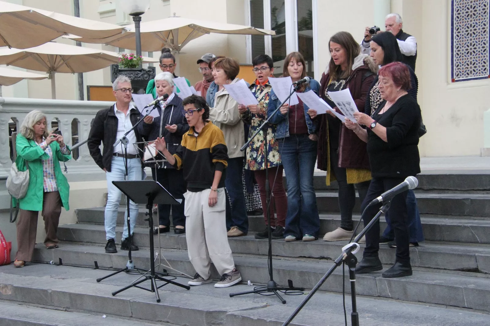 Voces por la paz, por los derechos humanos y contra las guerras del mundo. Foto Carlos Neofato