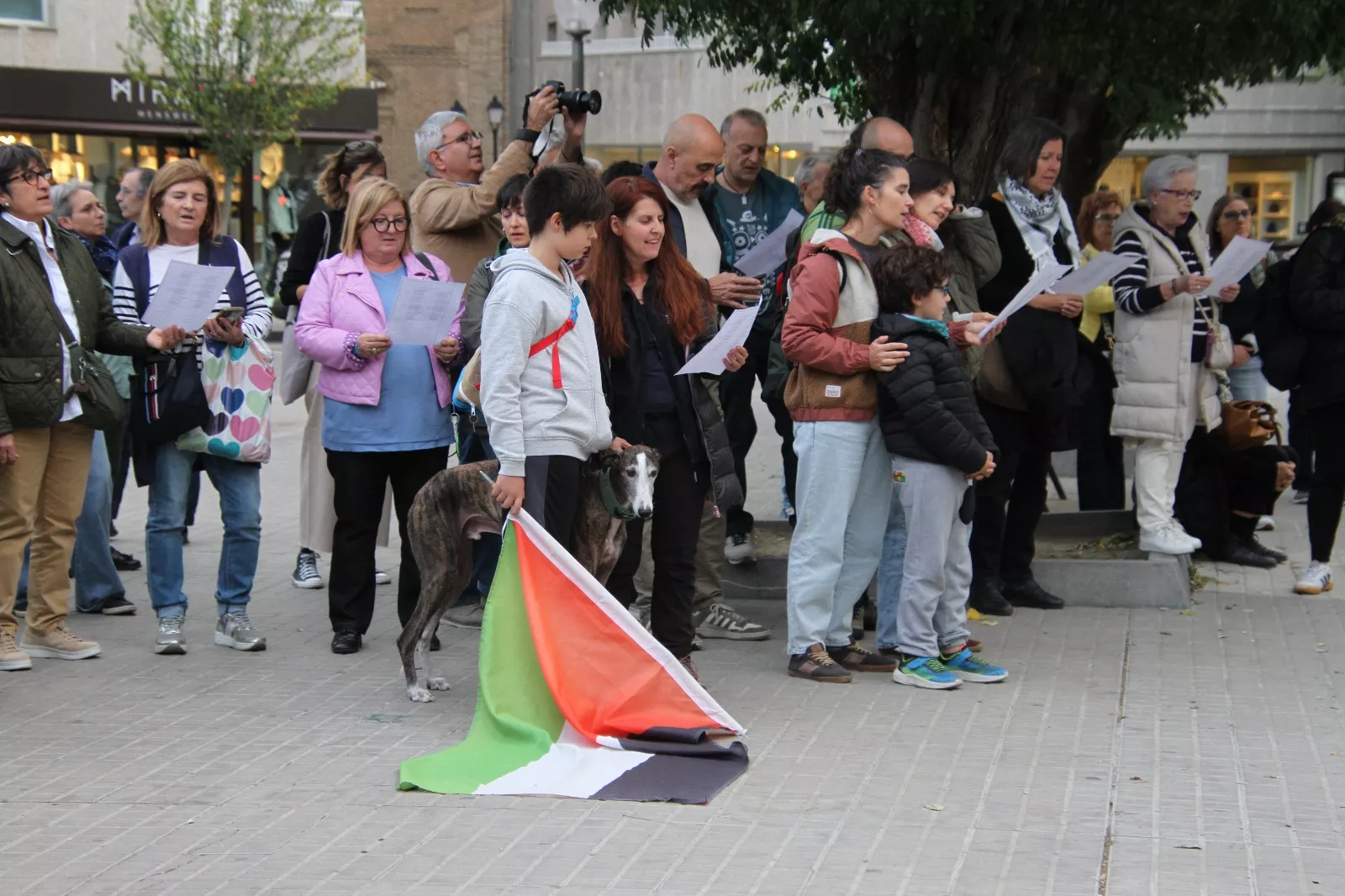 Voces por la paz, por los derechos humanos y contra las guerras del mundo. Foto Carlos Neofato