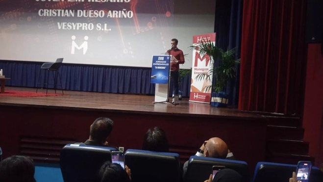 Cristian Dueso, joven emprendedor con su Vestypro Cristian Dueso, joven emprendedor con su Vestypro