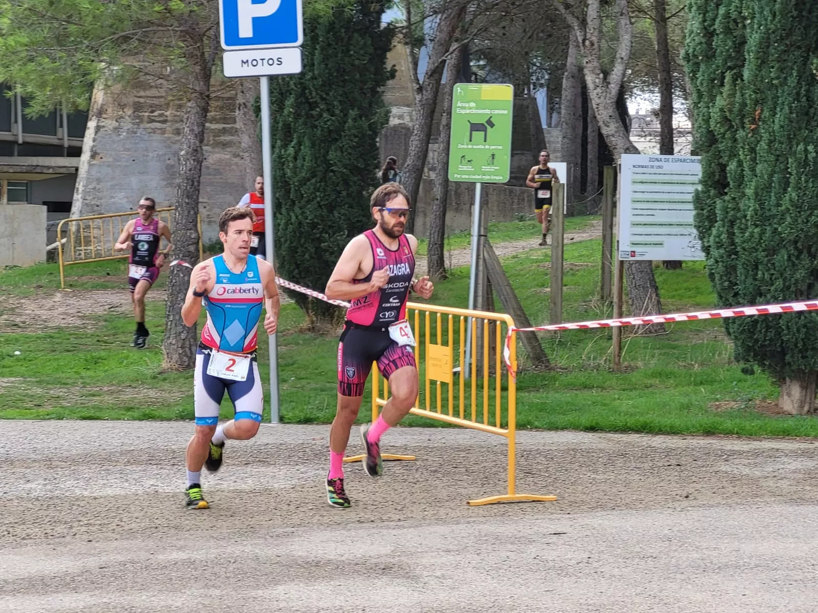 Imágenes del V Duatlón Cros Ciudad de Huesca celebrado este sábado. Foto: Adri Mora