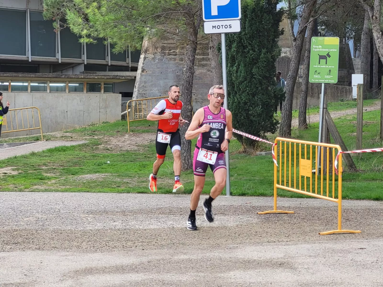 Imágenes del V Duatlón Cros Ciudad de Huesca celebrado este sábado. Foto: Adri Mora