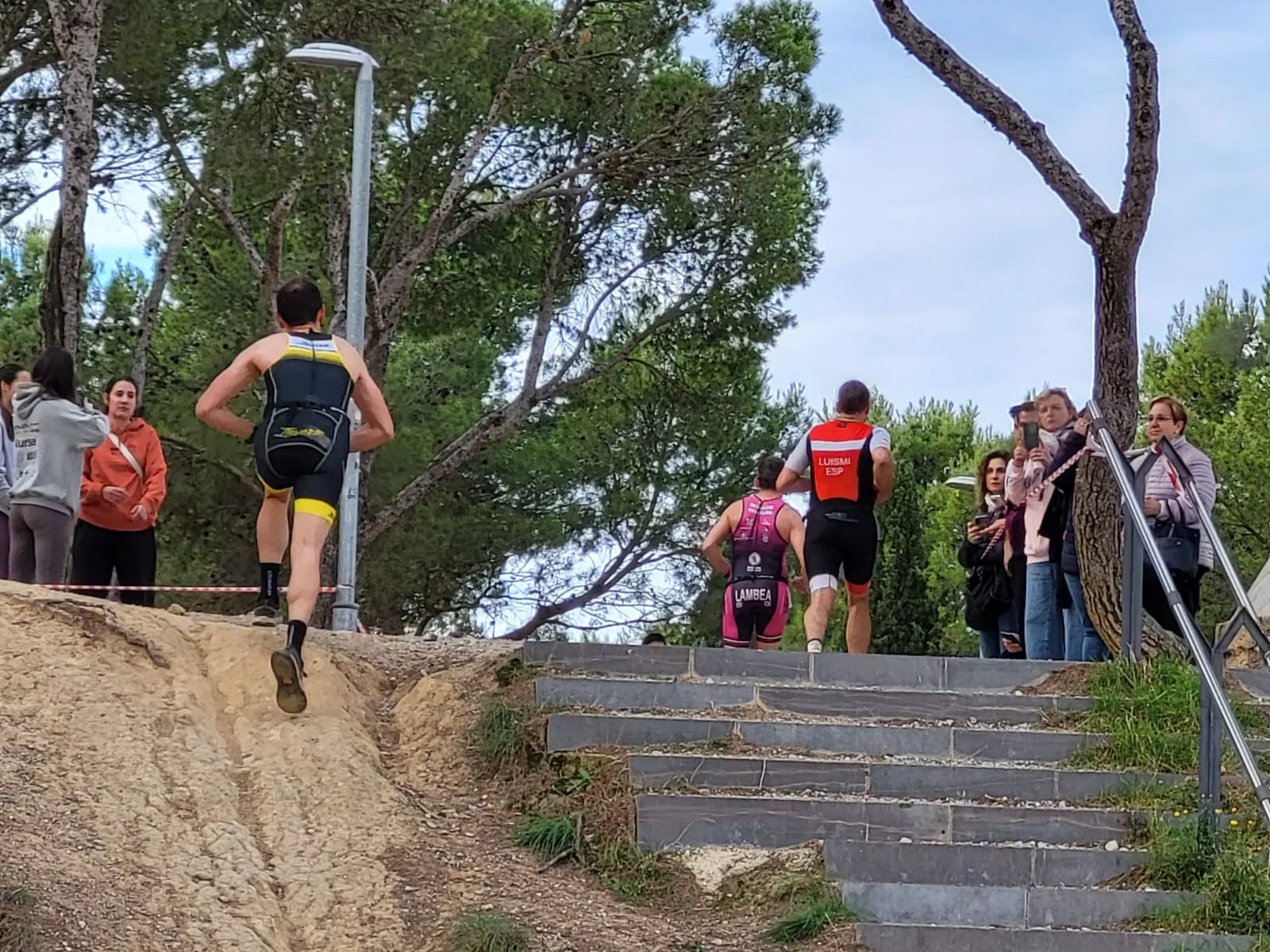 Imágenes del V Duatlón Cros Ciudad de Huesca celebrado este sábado. Foto: Adri Mora