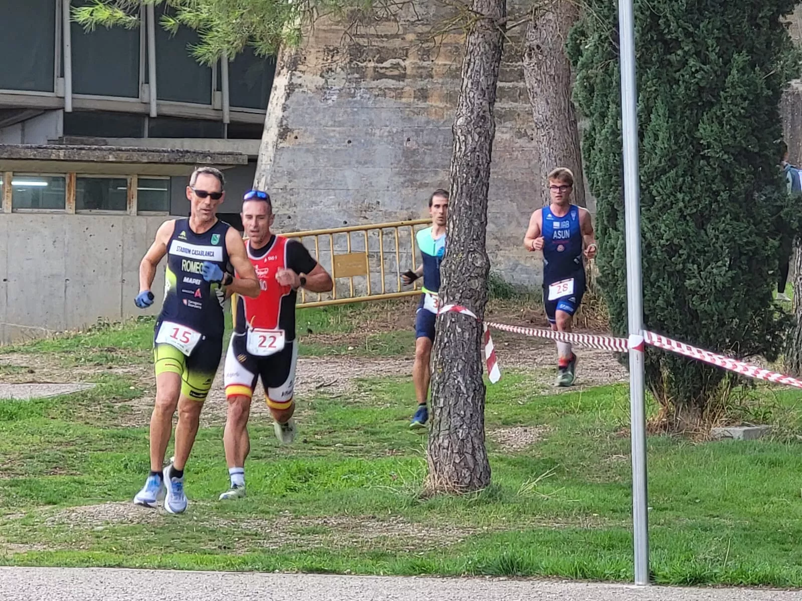 Imágenes del V Duatlón Cros Ciudad de Huesca celebrado este sábado. Foto: Adri Mora