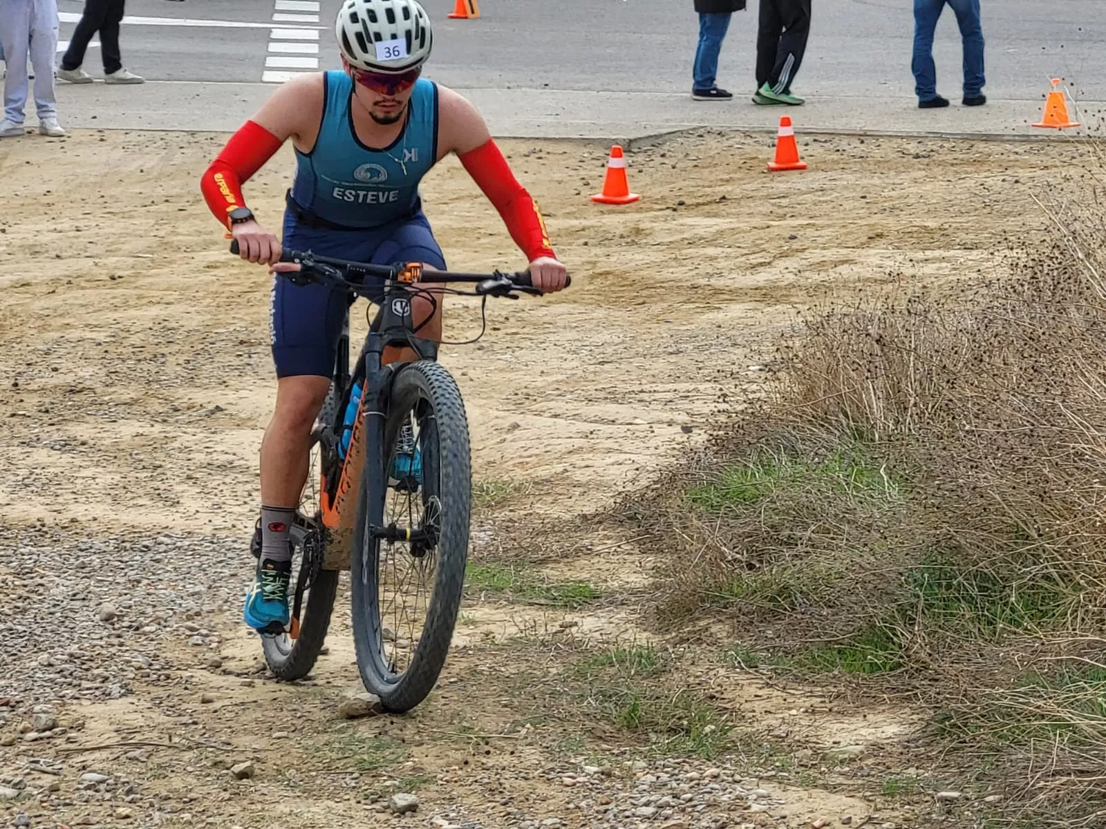 Imágenes del V Duatlón Cros Ciudad de Huesca celebrado este sábado. Foto: Adri Mora