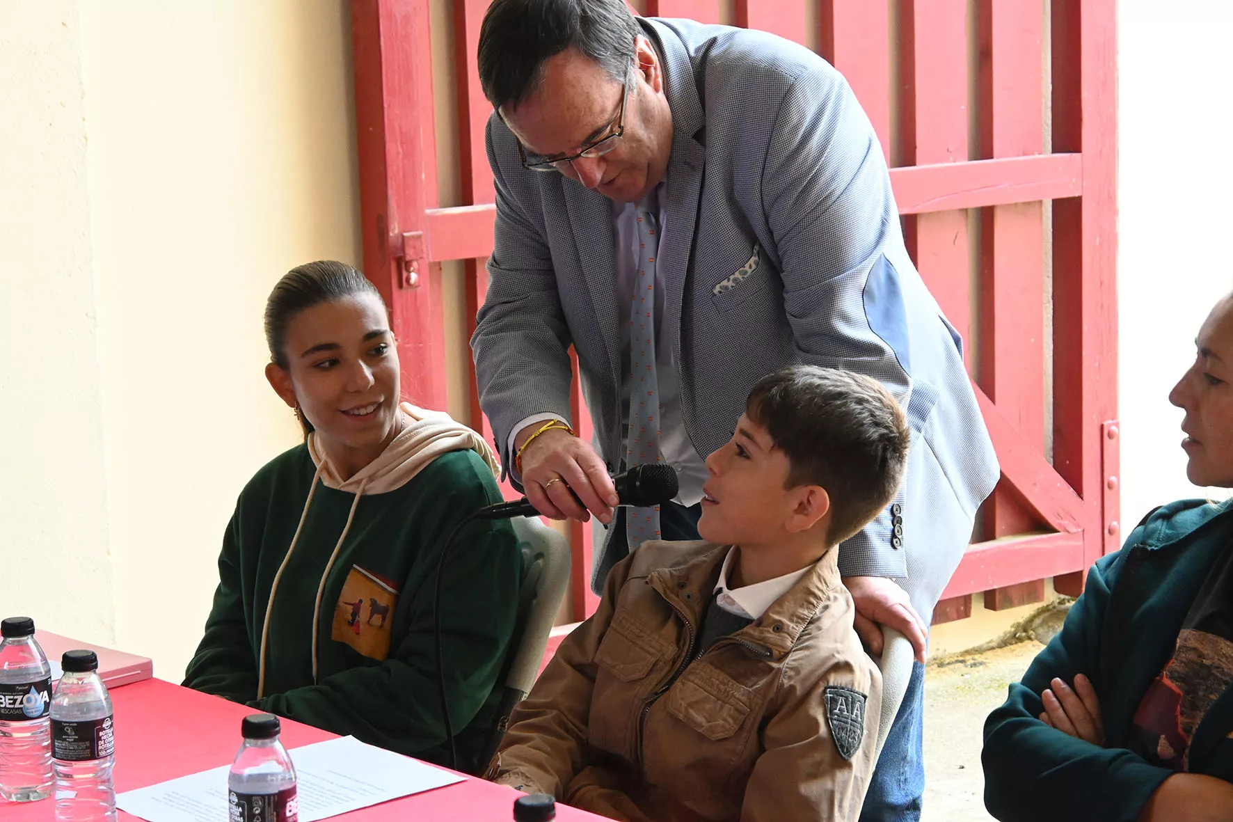 Presentación de la Peña Angelistas en la Plaza de Toros de Huesca. Foto Carlos Jalle