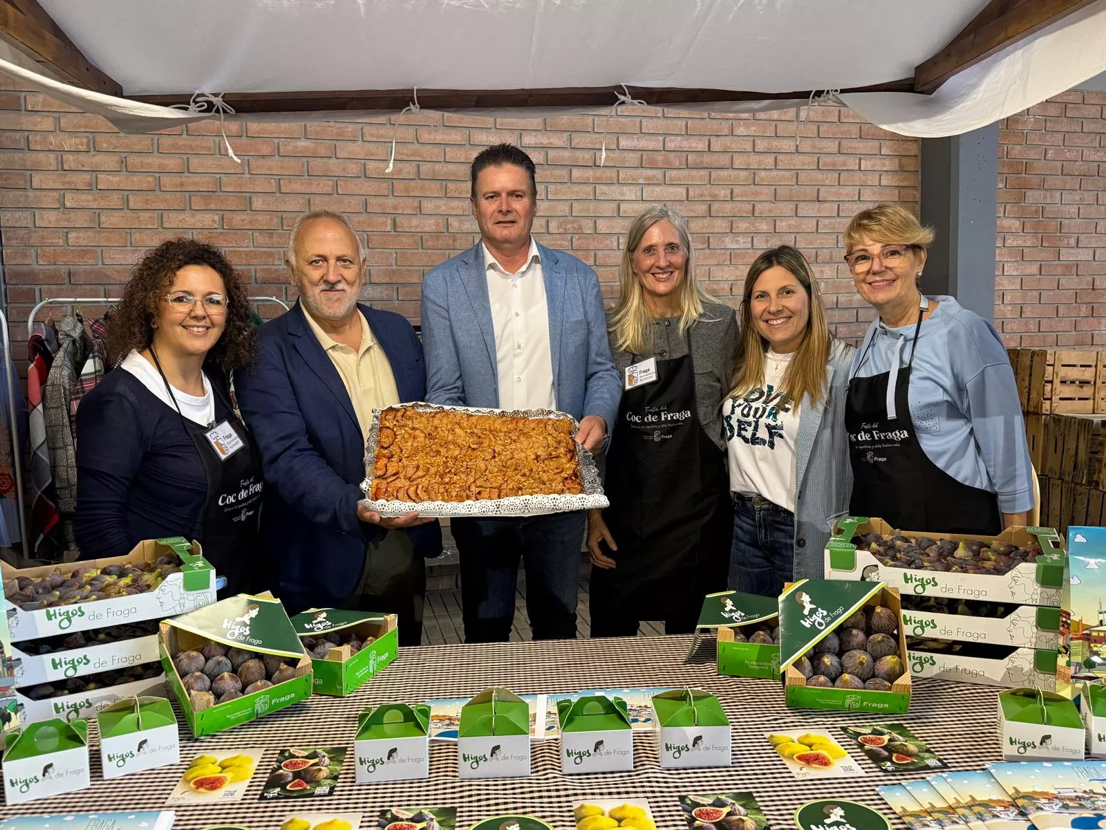 El alcalde Gramún y el concejal Catalán, con un imponente Coc de Fraga El alcalde Gramún y el concejal Catalán, con un imponente Coc de Fraga