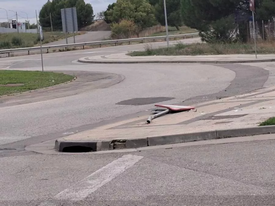 Localizados dos conductores fugados tras causar accidentes en Huesca. Localizados dos conductores fugados tras causar accidentes en Huesca.