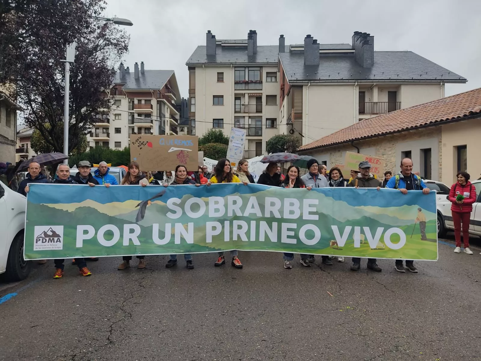 Manifestación convocada por el Movimiento por la Dignidad de la Montaña en Jaca.
