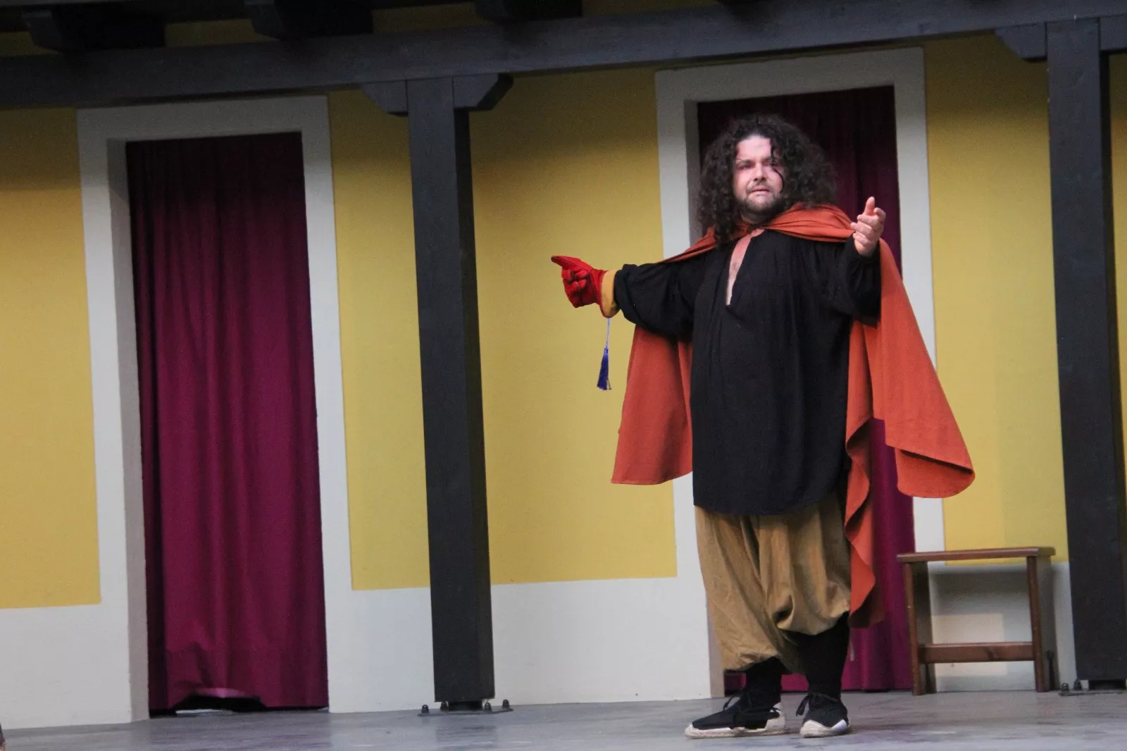 La Celestina 'el bululú', con Roberto Nistal, en el Corral de Comedias de Robres. Foto Carlos Neofato