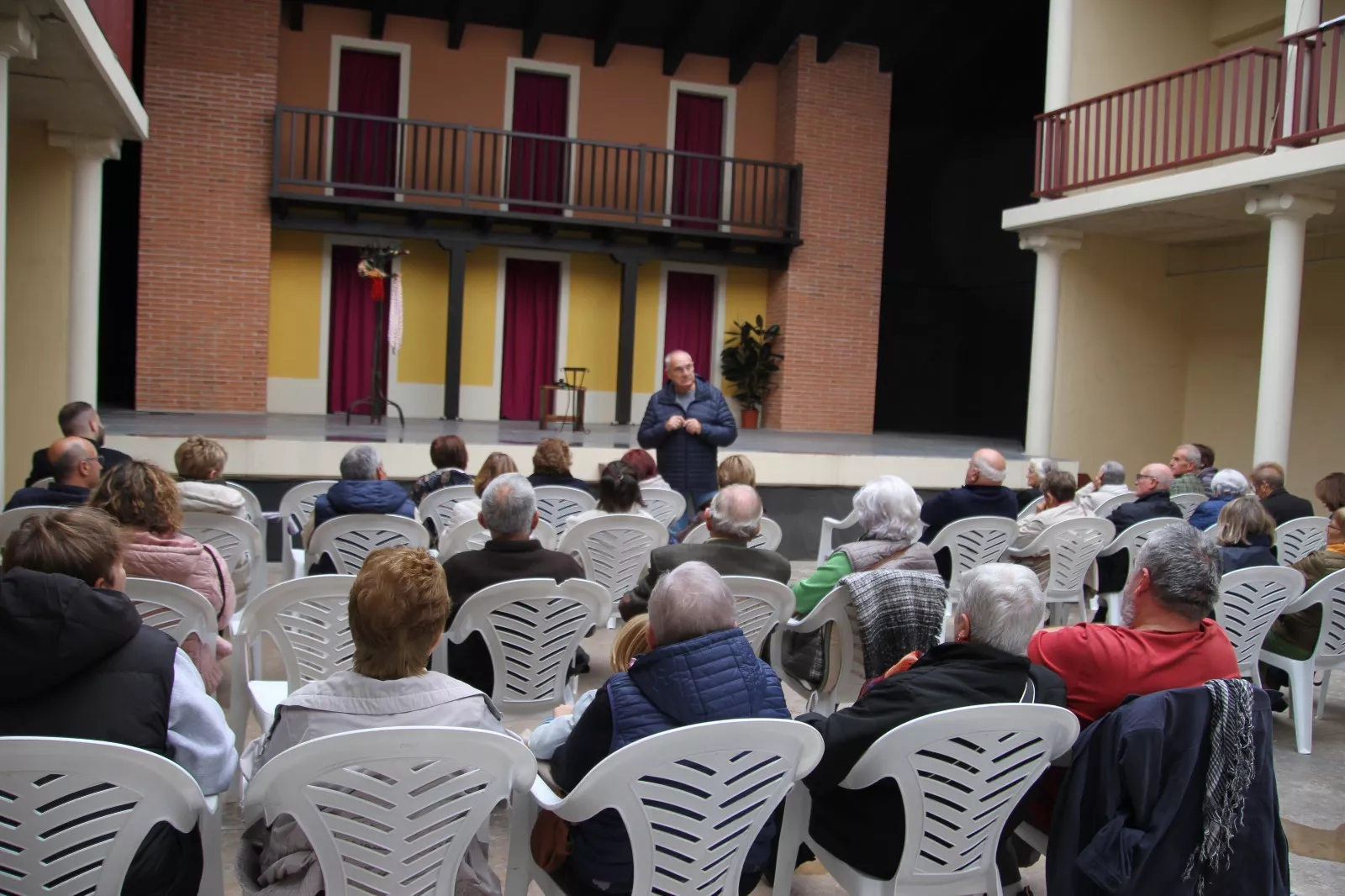 La Celestina 'el bululú', con Roberto Nistal, en el Corral de Comedias de Robres. Foto Carlos Neofato