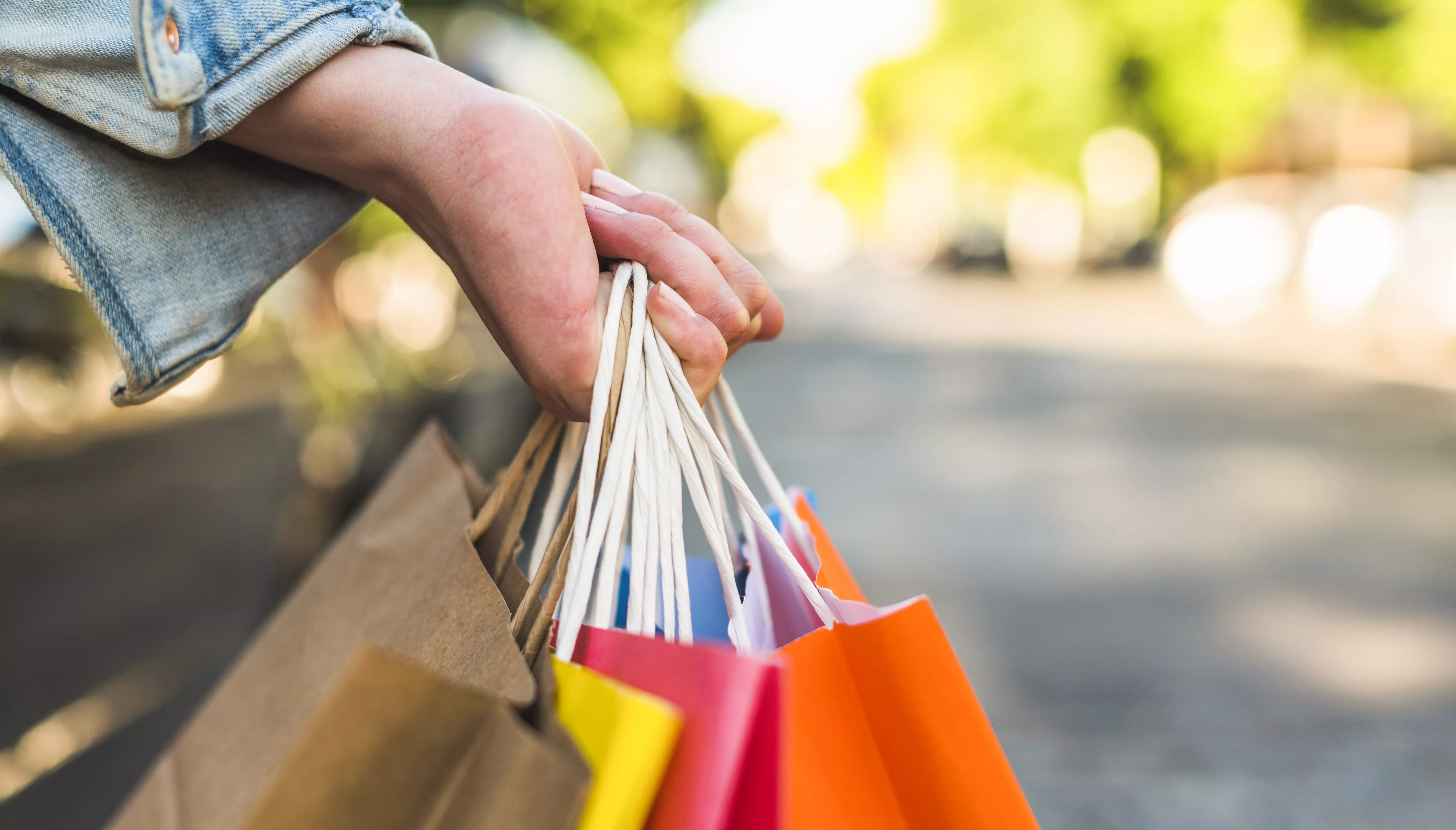 La OMIC organiza tres talleres sobre compras responsables, fraudes online y reclamaciones.