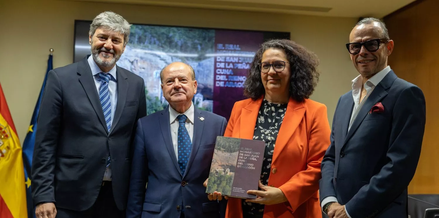 Un nuevo libro da a conocer aspectos inéditos del Real Monasterio de San Juan de la Peña.