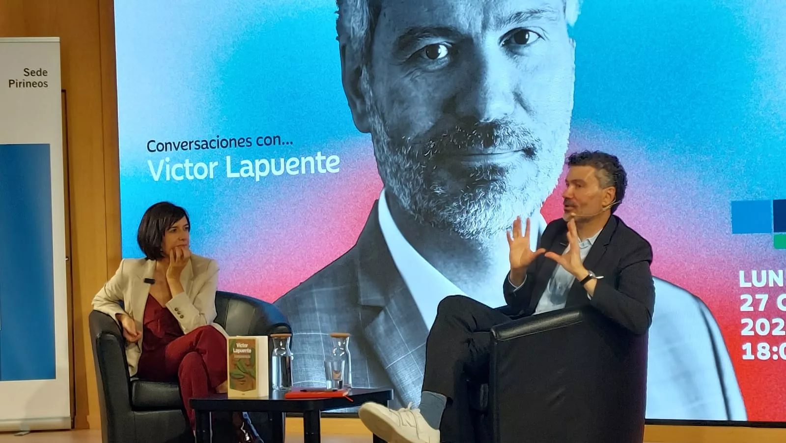Carmen Lumbierres y Víctor Lapuente presentan en el Centro Cultural Fundación Ibercaja la novela Inmanencia. "La idea de que existe Dios para que ninguna persona se crea Dios"