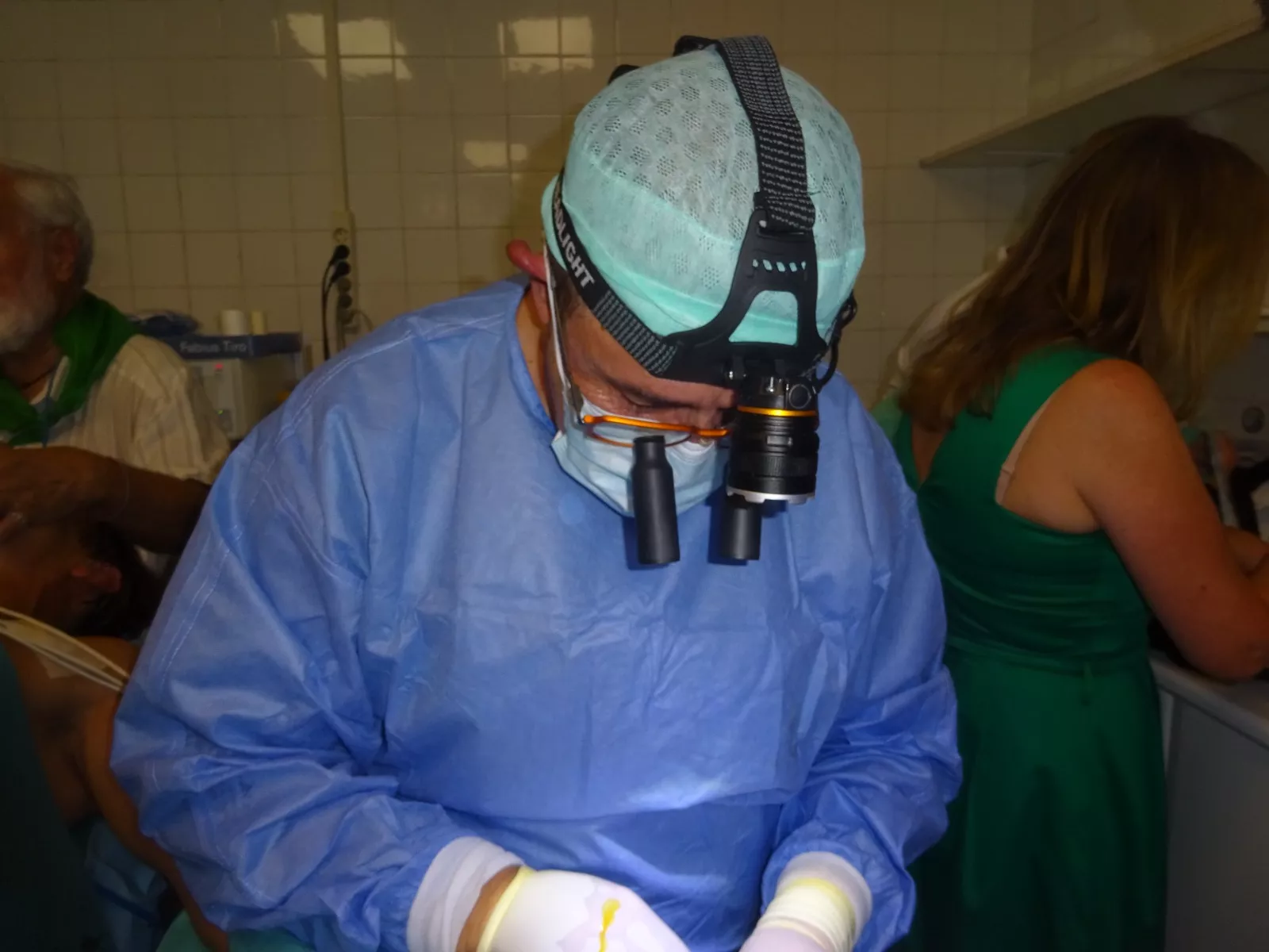 Tecnología aportada por el doctor Velilla a su trabajo en la Plaza de TGoros de Huesca Tecnología aportada por el doctor Velilla a su trabajo en la Plaza de TGoros de Huesca