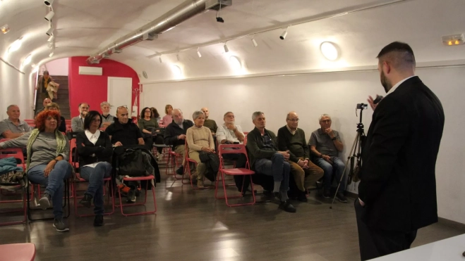Charla de Carlos A. Migliaccio, en la librería La Pantera Rossa de Zaragoza. Foto Carlos Neofato Charla de Carlos A. Migliaccio, en la librería La Pantera Rossa de Zaragoza. Foto Carlos Neofato