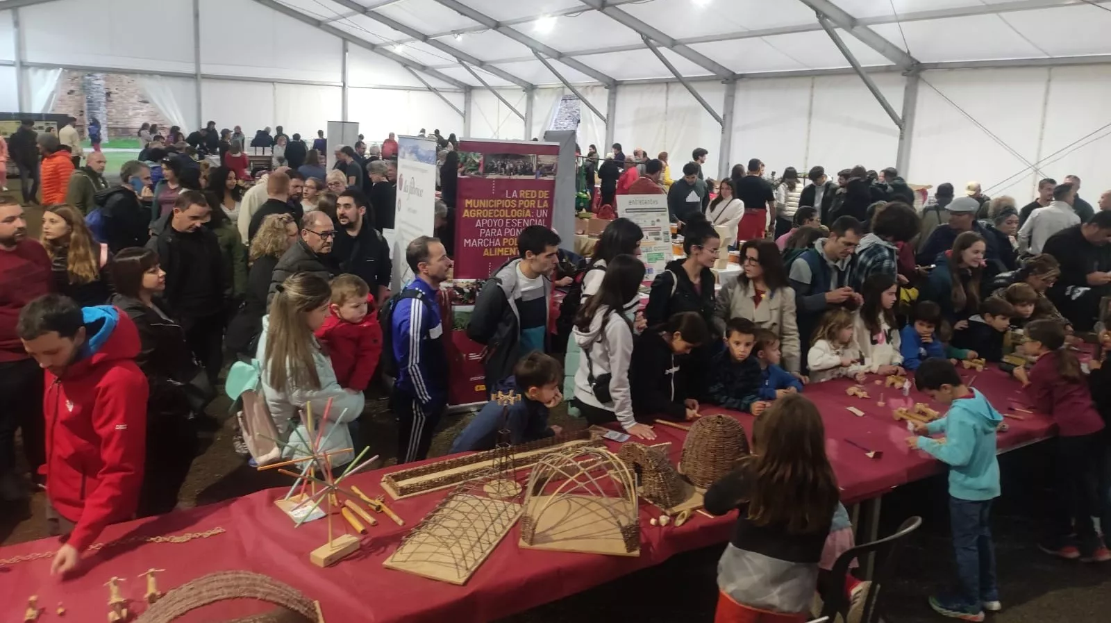 Público en la pasada edición de Follarasca en Aínsa.