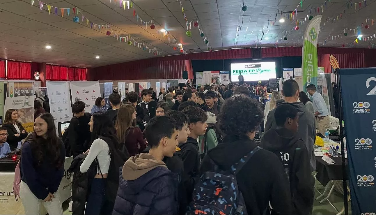 El III Salón 3e de Educación, Empleo y Empresas de Monzón ha batido récords. El III Salón 3e de Educación, Empleo y Empresas de Monzón ha batido récords.