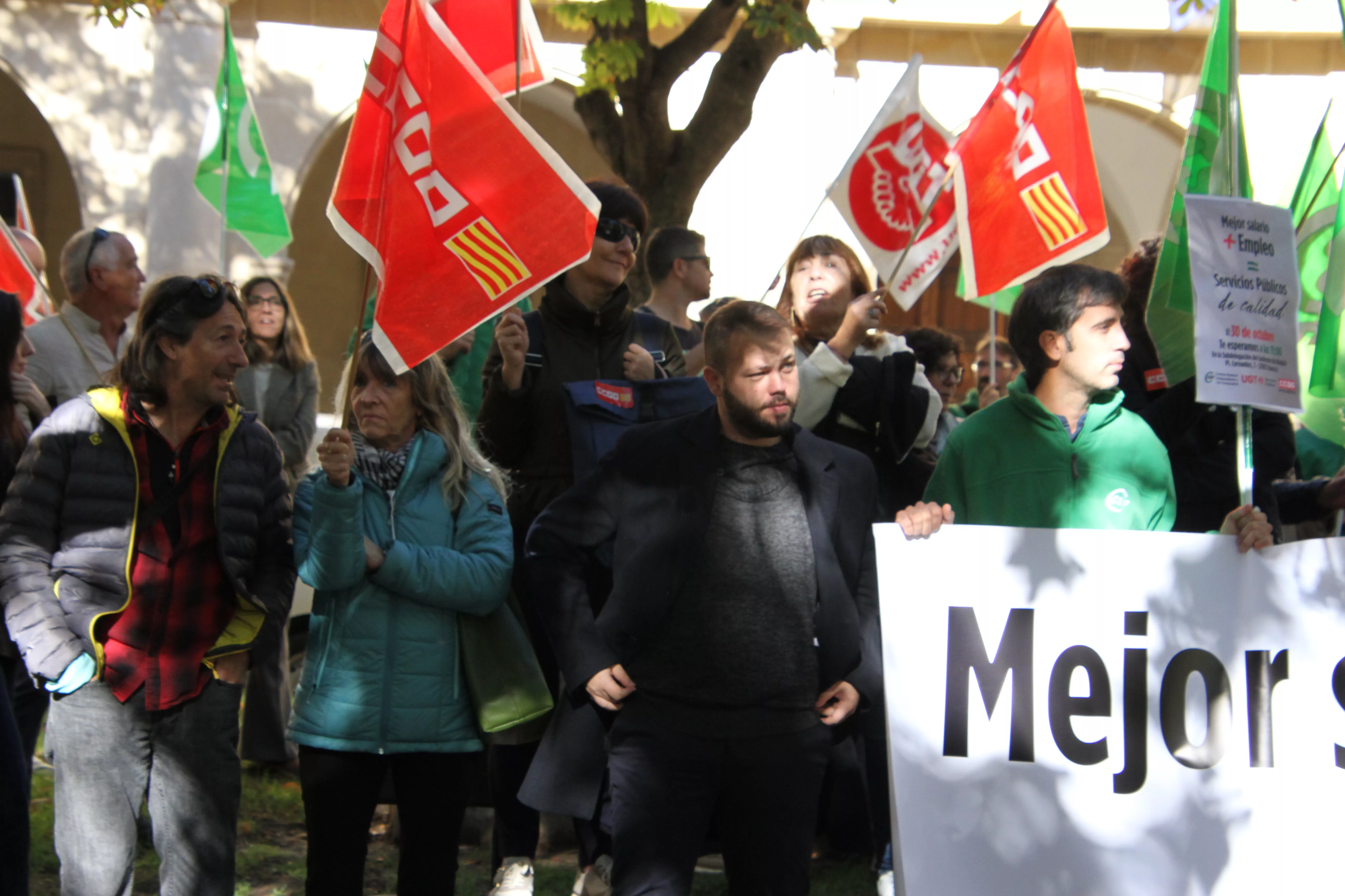 Concentración en Huesca por unos servicios públicos de calidad. Foto Carlos Neofato