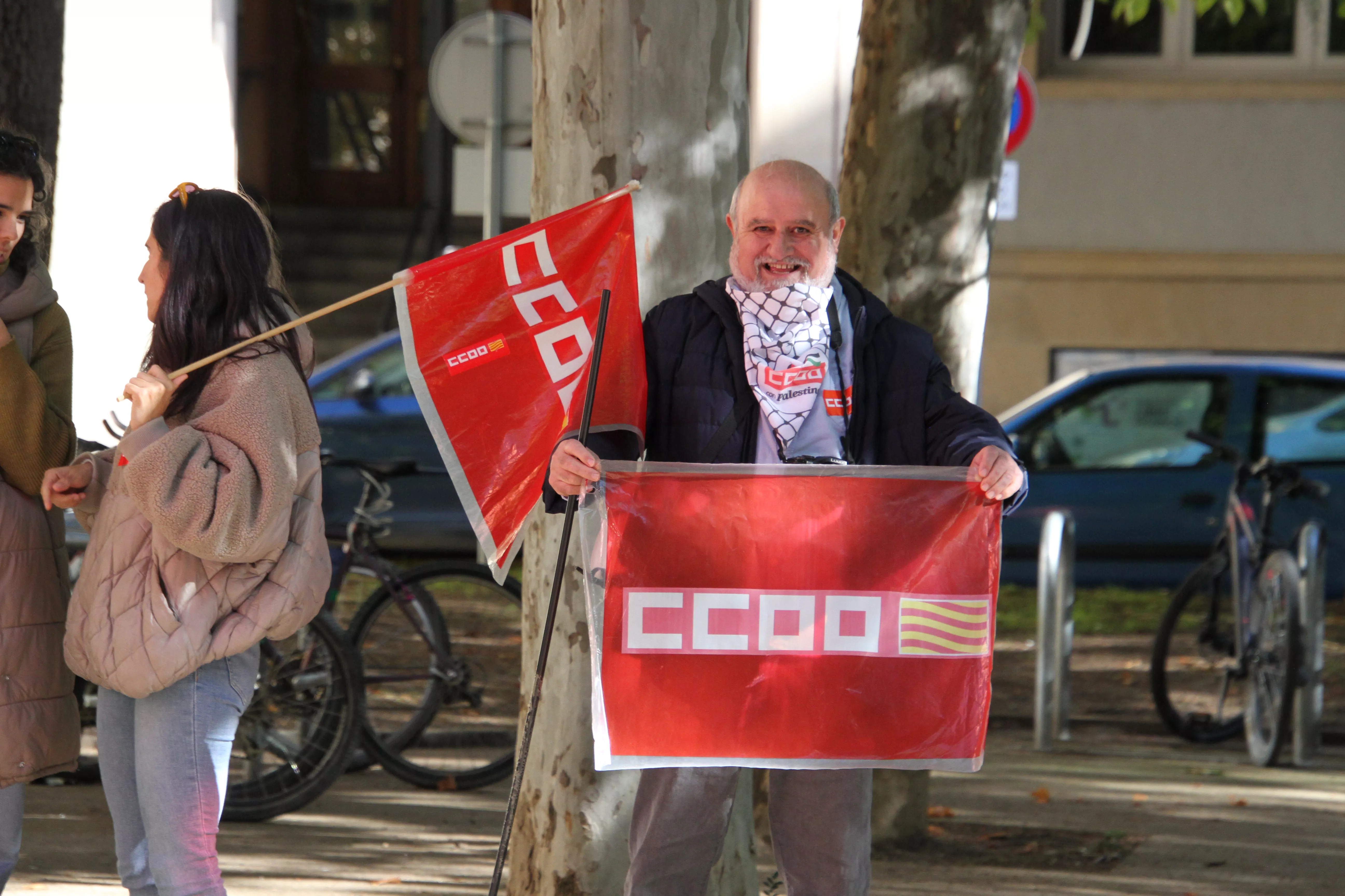 Concentración en Huesca por unos servicios públicos de calidad. Foto Carlos Neofato