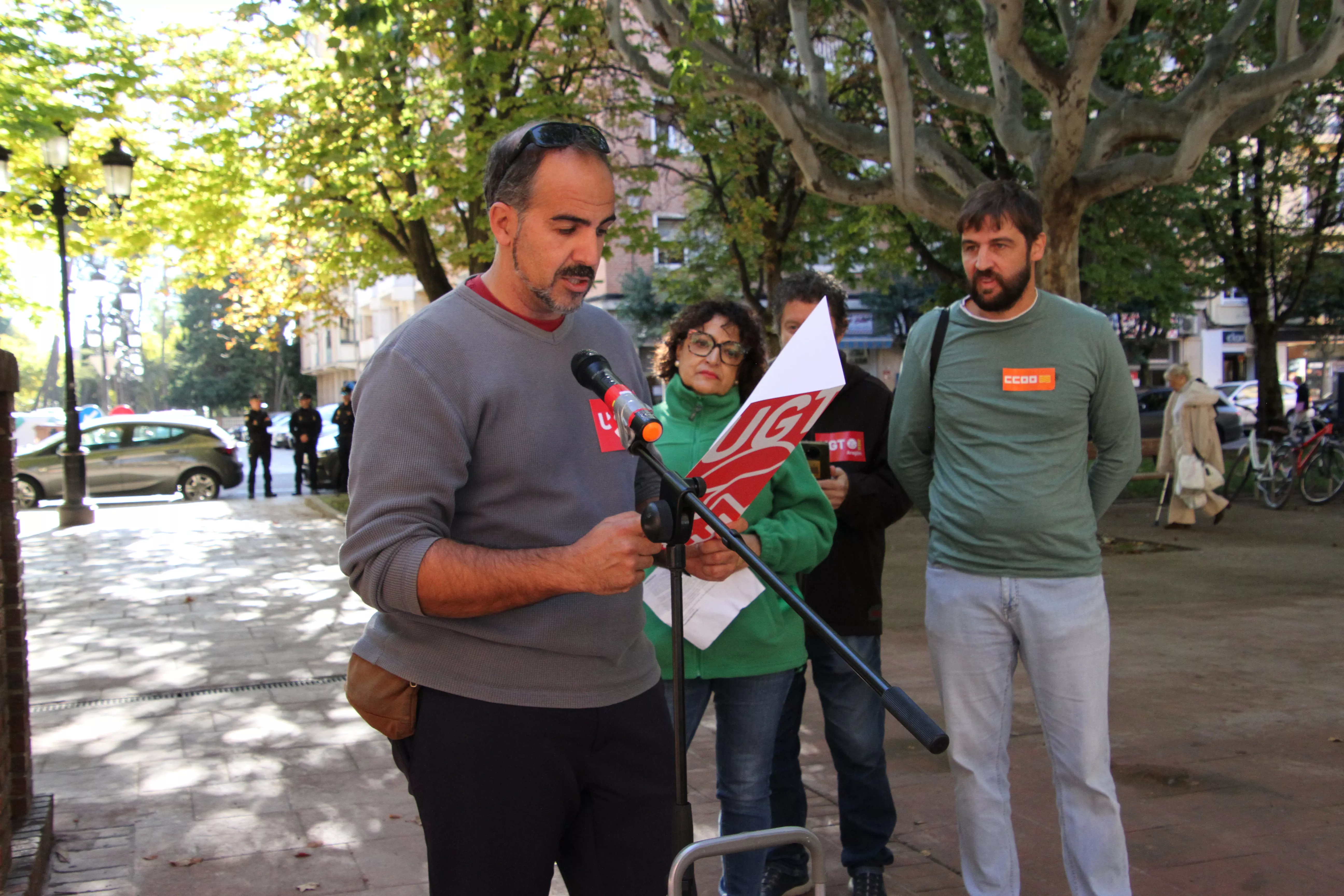 Concentración en Huesca por unos servicios públicos de calidad. Foto Carlos Neofato